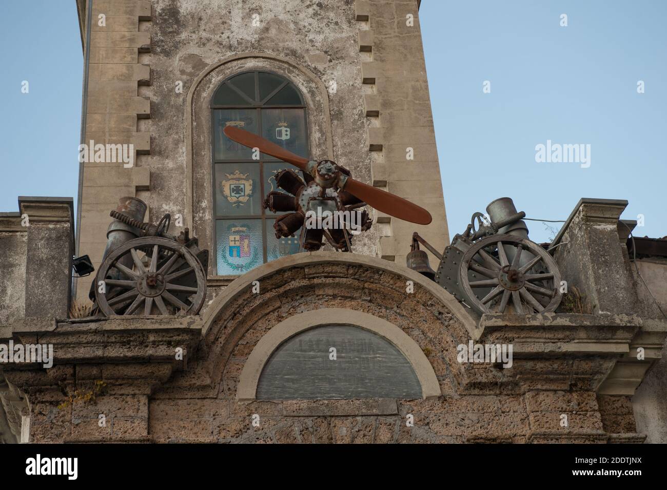 Faro Votivo, un important monument régional, a été élevé en 1928 en l'honneur des soldats calabrais morts pendant la première Guerre mondiale Banque D'Images