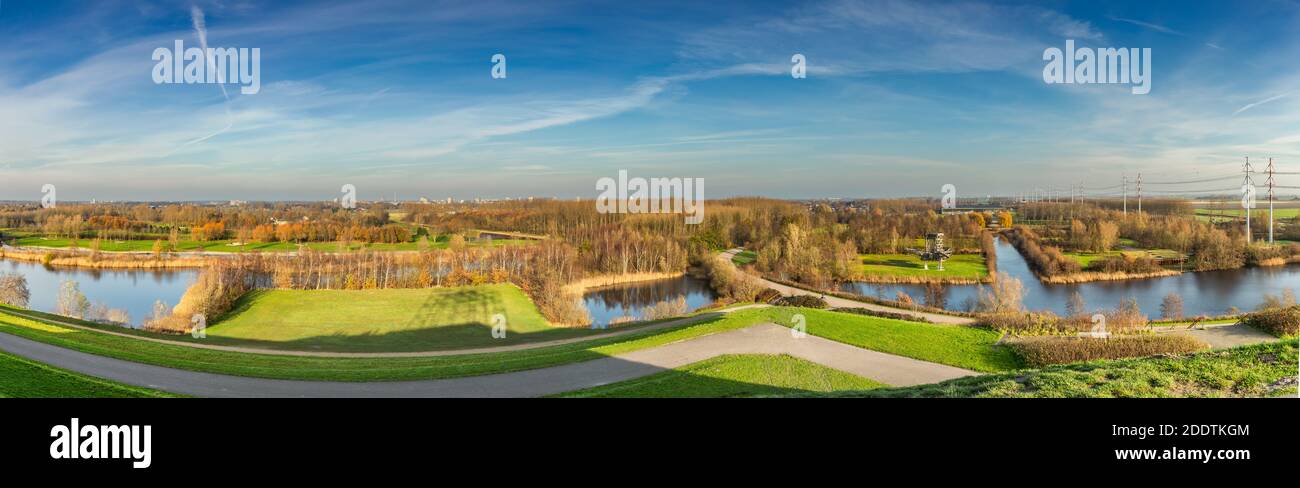 Panorama Paysage Park de Groene Weelde comme vu de Big Spotters Hill en direction de l'ouest au nord dans Bright couleurs d'automne au lever du soleil Banque D'Images