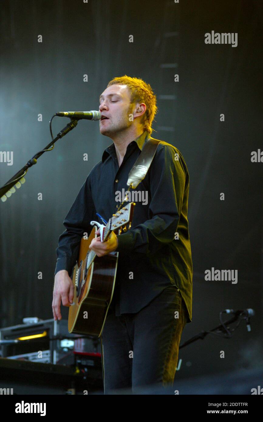 David Gray se exécutant au V2003 Virgin Festival, Hylands Park, Chelmsford, Essex, Royaume-Uni. Banque D'Images