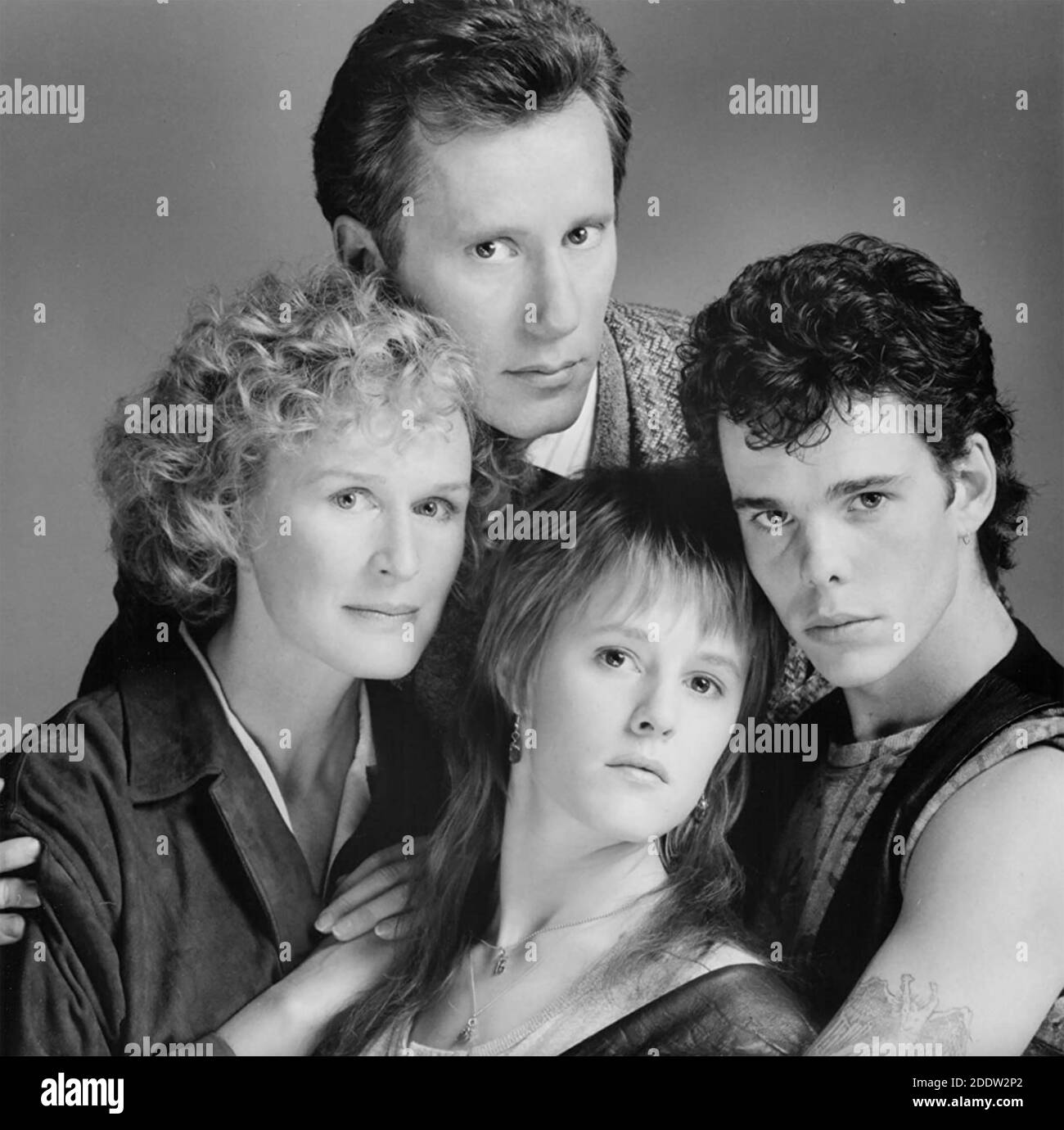 IMMÉDIATE FAMILLE 1989 Columbia Images film avec de gauche: Glen Close, James Woods, Mary Stuart Masterson, Kevin Dillon Banque D'Images