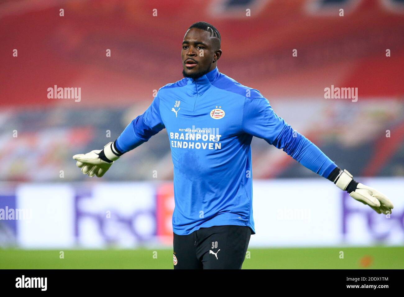 Eindhoven Pays Bas Novembre 26 Gardien Yvon Mvogo Du Psv Lors Du Match De L Uefa Europa League Entre Le Psv Et Le Paok Au Philips Stadion En Novembre Photo Stock Alamy Eindhoven Pays Bas Novembre 26 Gardien Yvon Mvogo Du Psv Lors Du Match De L Uefa Europa League Entre Le Psv Et Le Paok Au Philips Stadion En Novembre Photo Stock Alamy