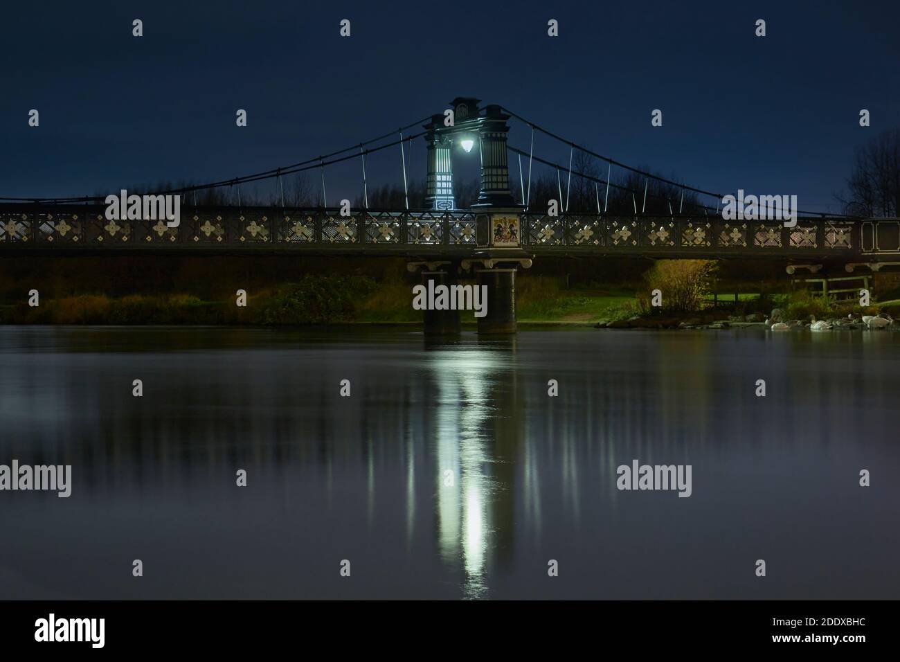 Ferry Bridge à Burton upon Trent dans la nuit Banque D'Images