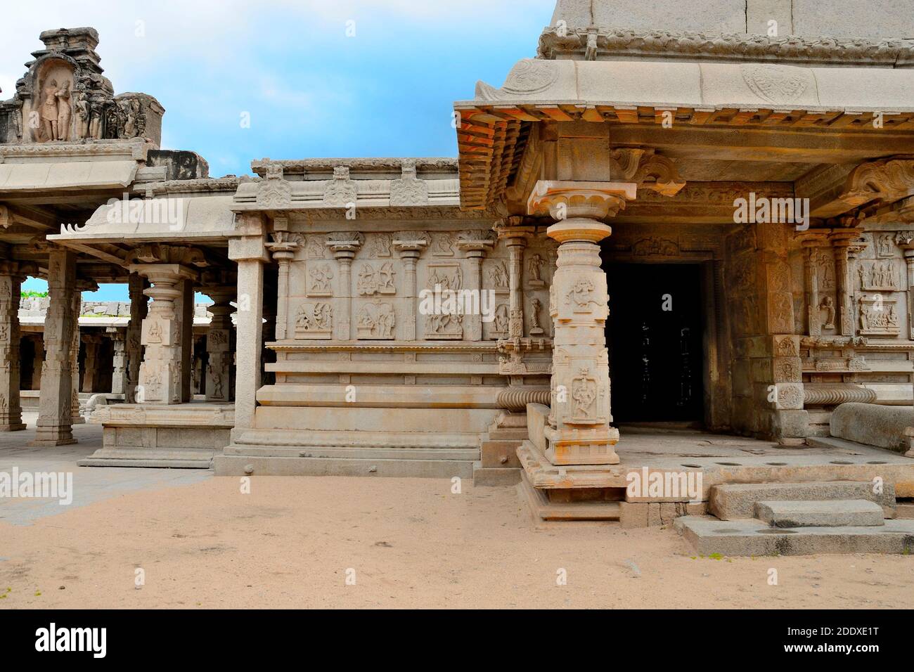 Vue partielle d'origine hazara Rama Temple, Hampi, Karnataka, Inde Banque D'Images