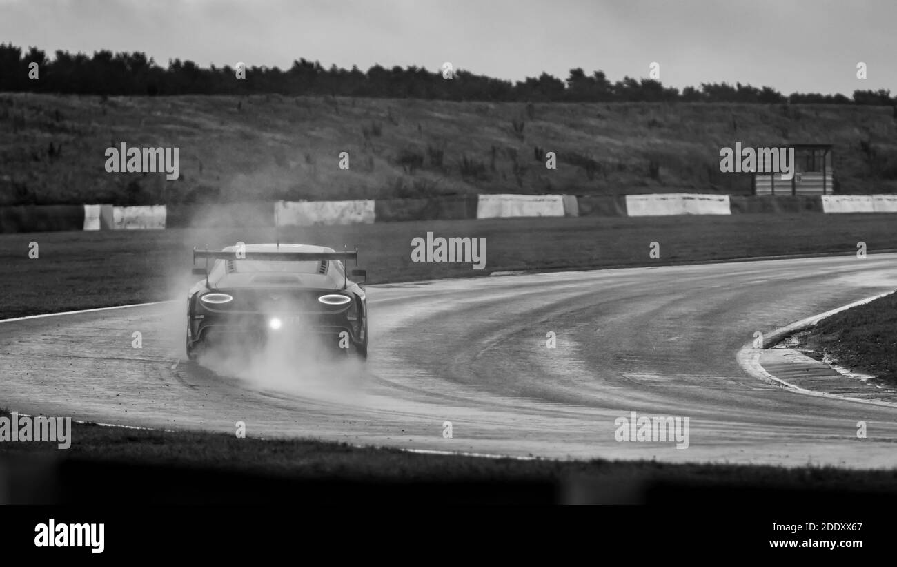 Piste de course de voiture Banque d'images noir et blanc - Alamy