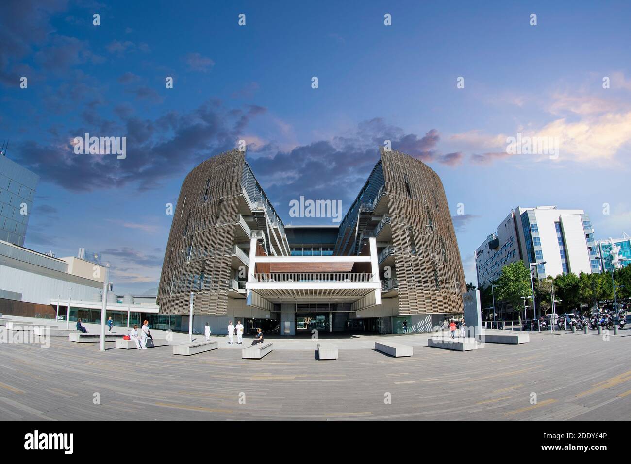 Barcelone, le 27 novembre 2020 : bâtiment du parc de recherche biomédicale de Barcelone, Espagne Banque D'Images