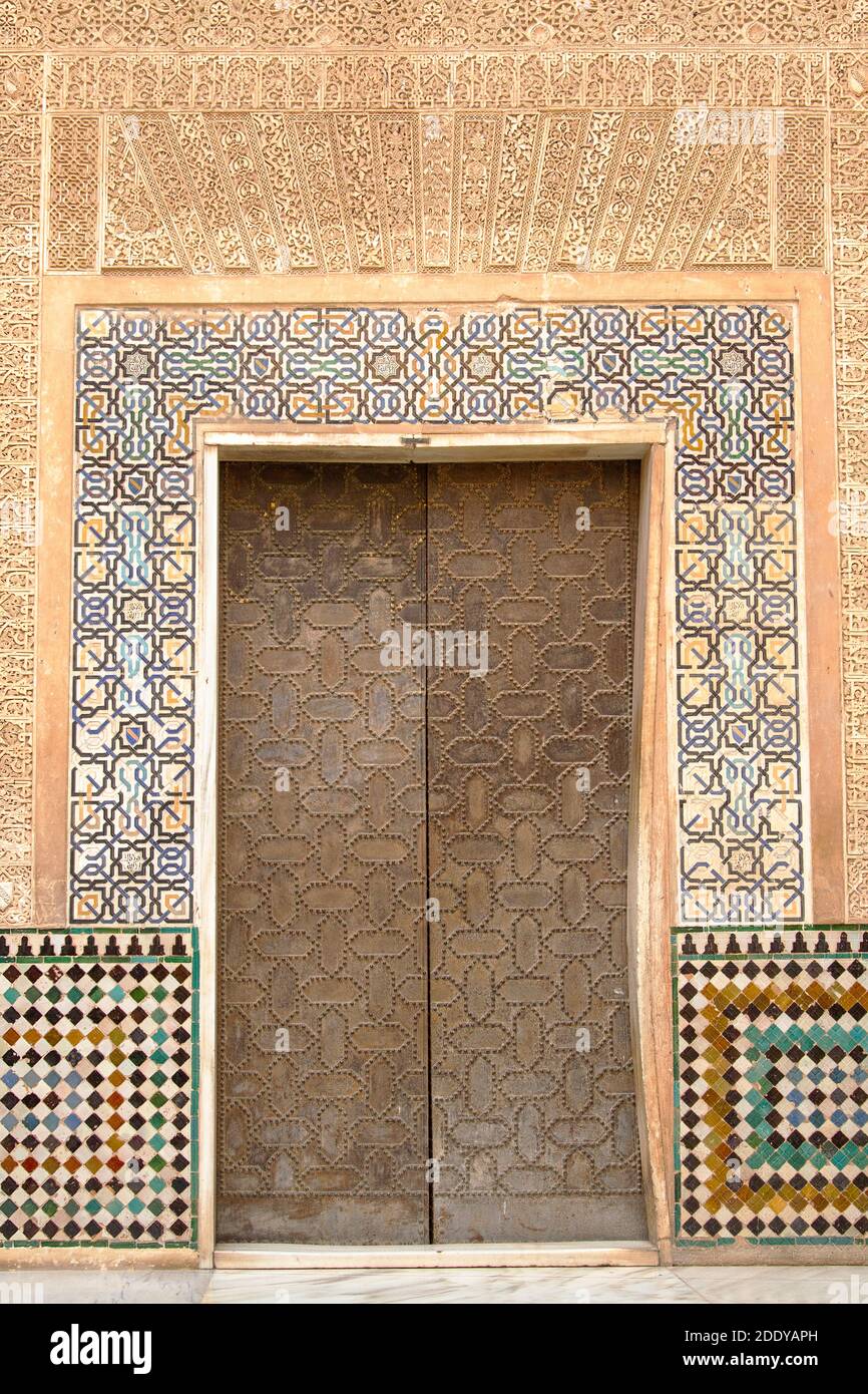 Détails de l'entrée de la cour de Cuarto Dorado, Alhambra. Banque D'Images