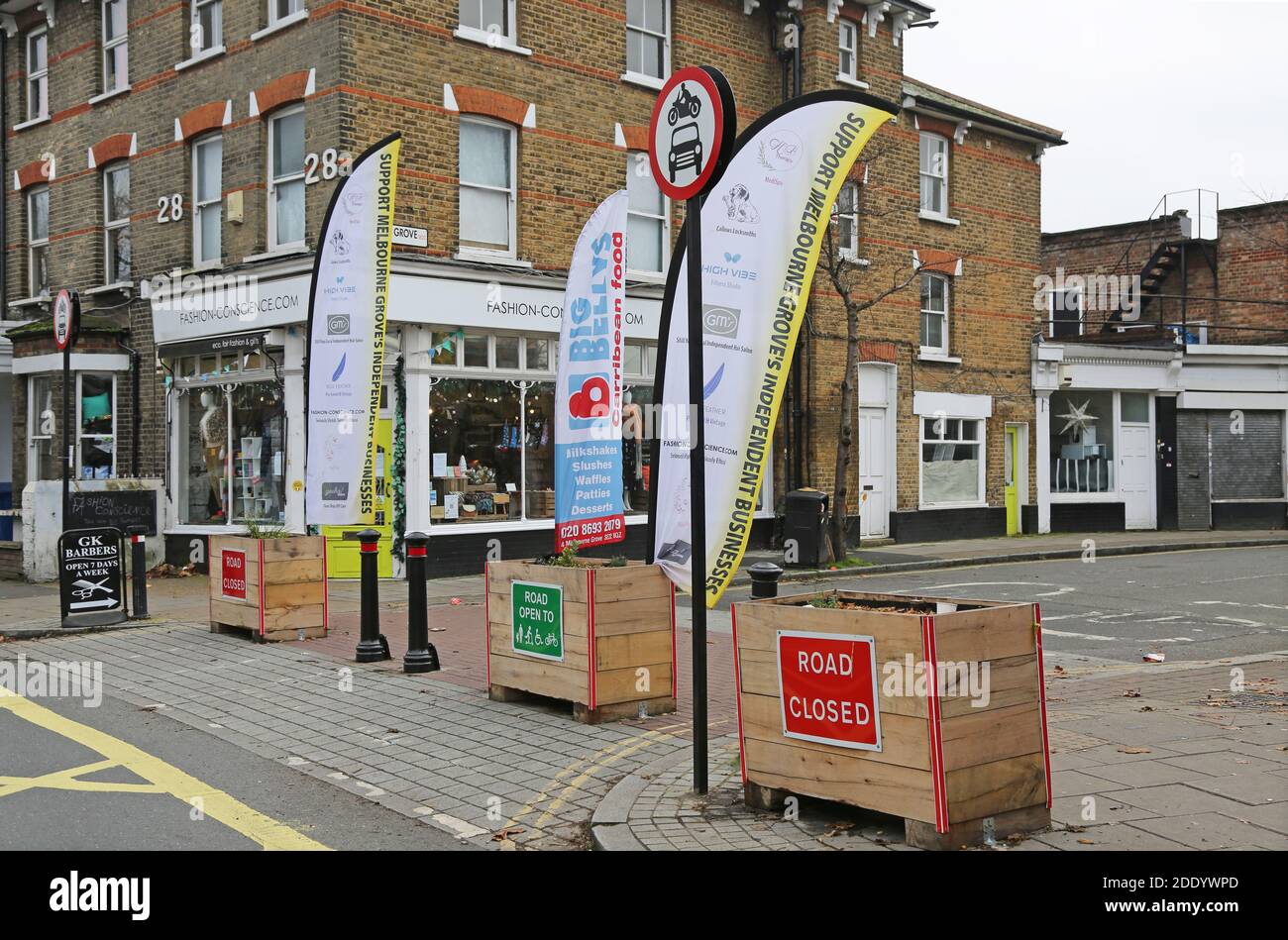 Fermeture de rue à Melbourne Grove, East Dulwich, Londres, Royaume-Uni. Partie du projet controversé StreetSpace de Southwark pour des routes résidentielles plus sûres, 2020. Banque D'Images