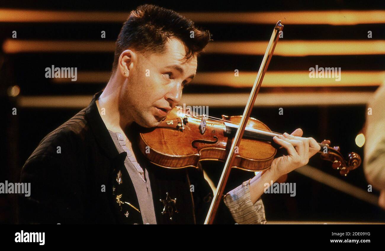 Nigel Kennedy violoniste travaillant sur « The late late Show » à Dublin Irlande 1990 Banque D'Images