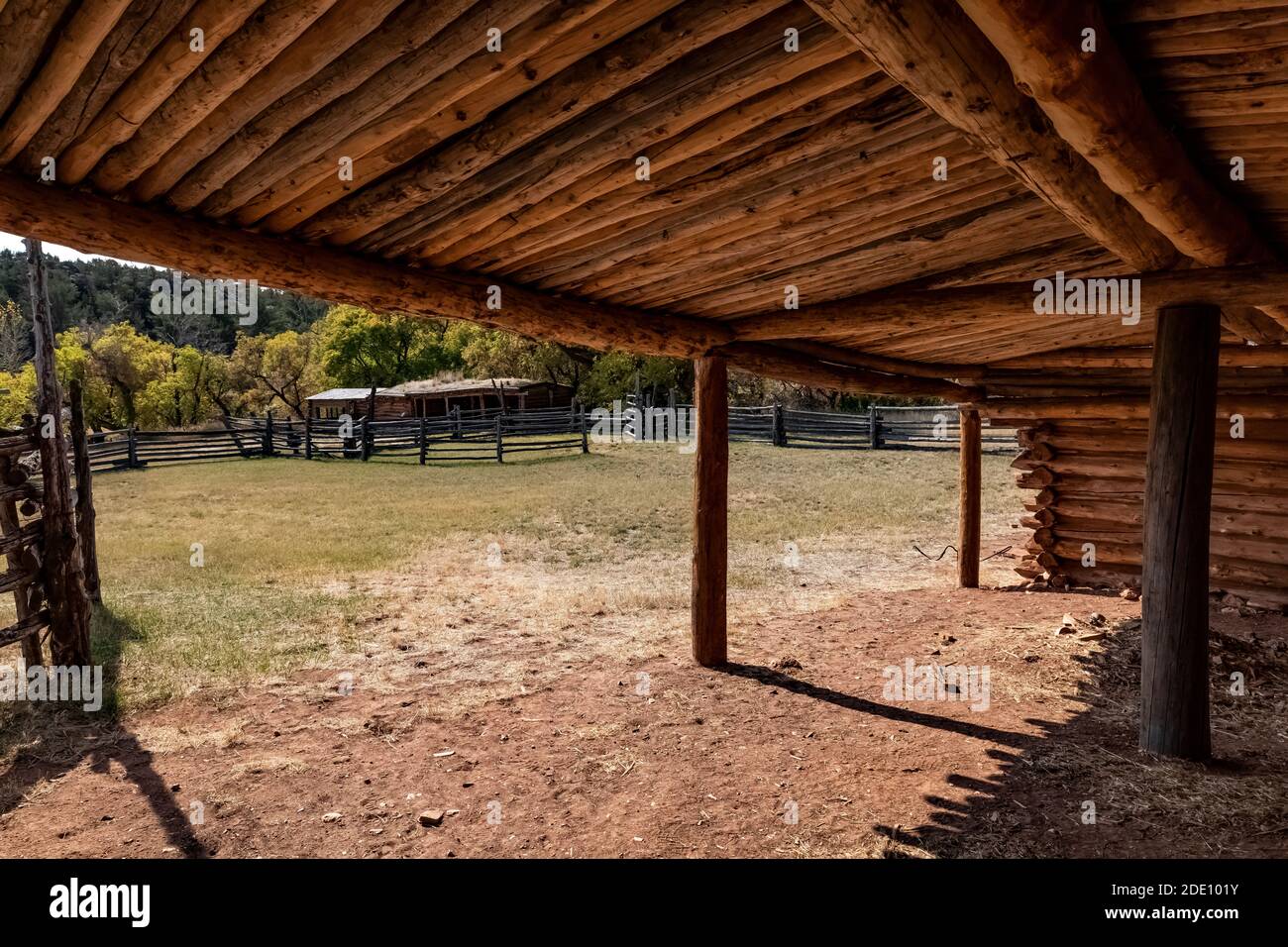 Ouverture d'une grange au site historique de Caroline Lockhart Ranch, dans l'aire de loisirs nationale de Bighorn Canyon, près de Lovell, Wyoming, États-Unis Banque D'Images
