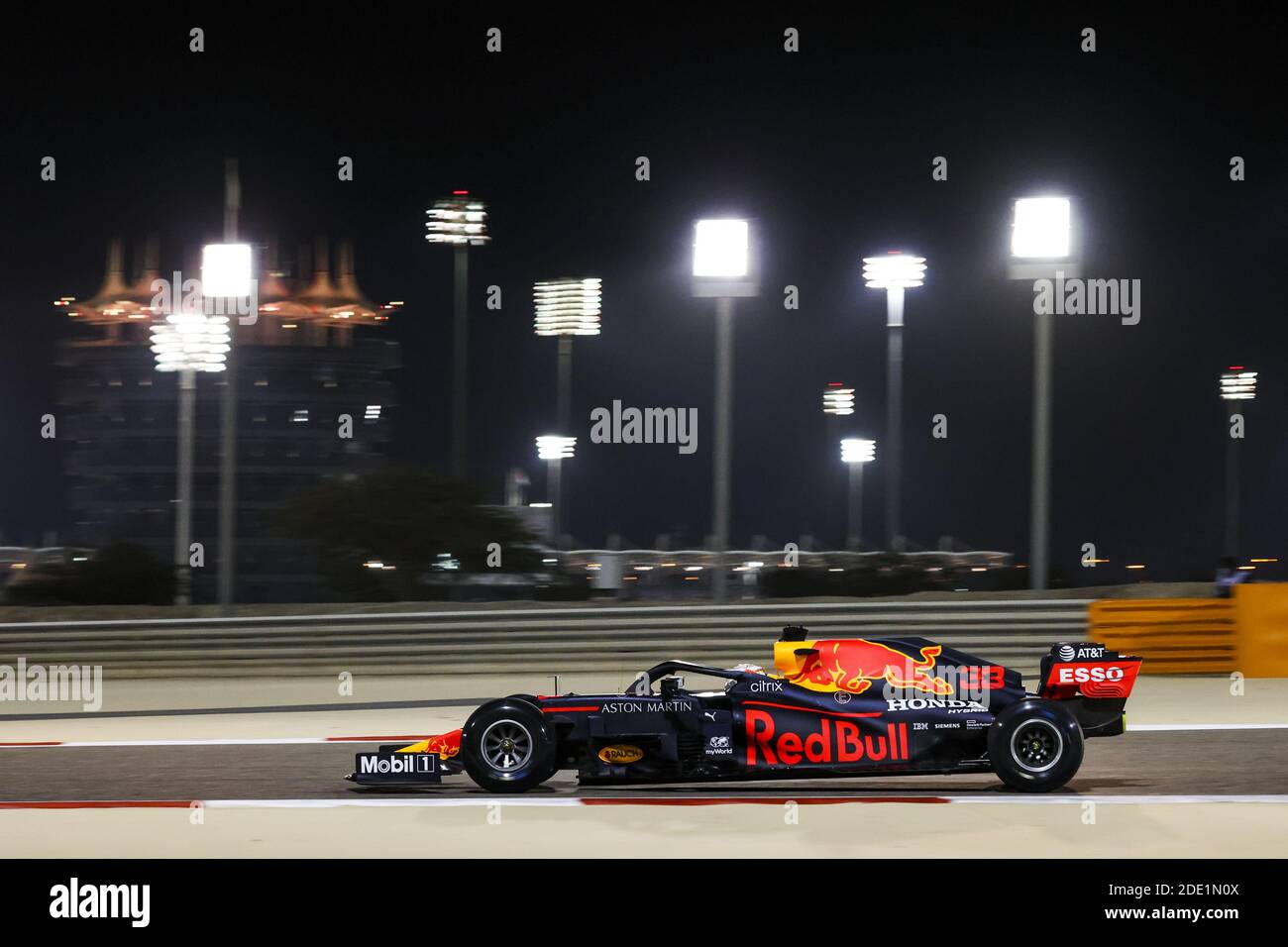 33 VERSTAPPEN Max (nld), Aston Martin Red Bull Racing Honda RB16, action pendant la Formule 1 Gulf Air Bahrain Grand Prix 2020, à partir de nov / LM Banque D'Images