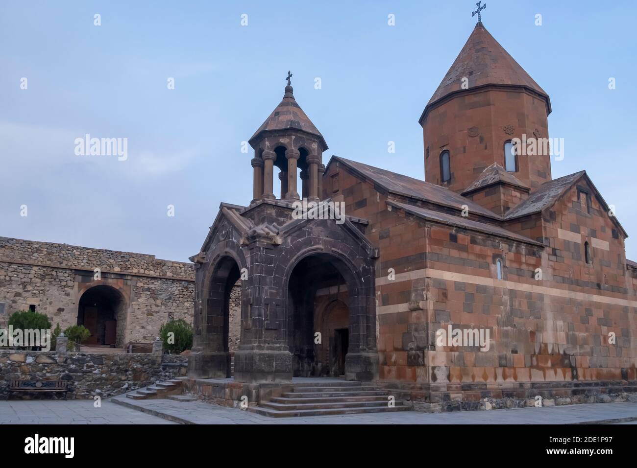 Église de la Sainte mère de Dieu (Surb Astvatzatzin) à Khor Virap un monastère arménien situé dans la plaine d'Ararat en Arménie, près de la frontière fermée avec la Turquie Banque D'Images