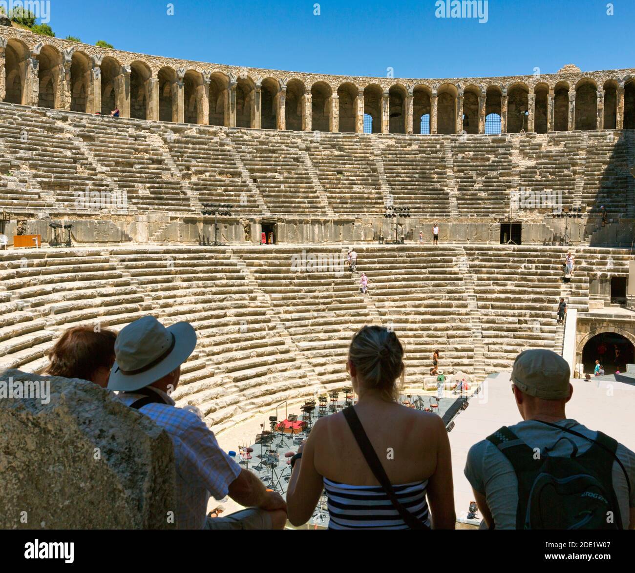 Aspendos, province d'Antalaya, Turquie. Le théâtre romain, construit dans les années 160 par l'architecte grec Zeno. Il peut accueillir 12,000 personnes et est toujours en cours d'utilisation Banque D'Images