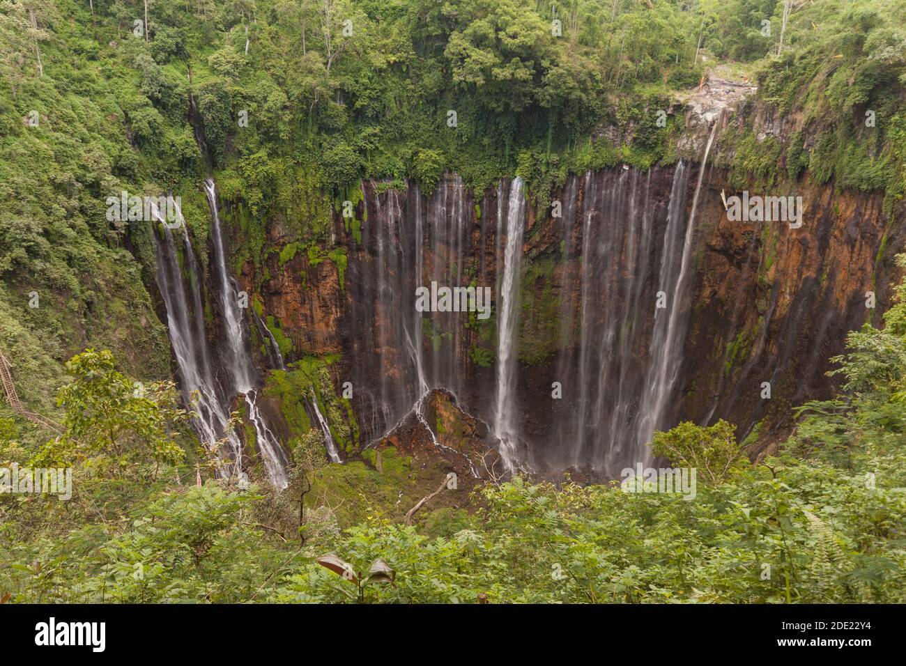 La splendeur de la cascade de Coban Sewu Banque D'Images