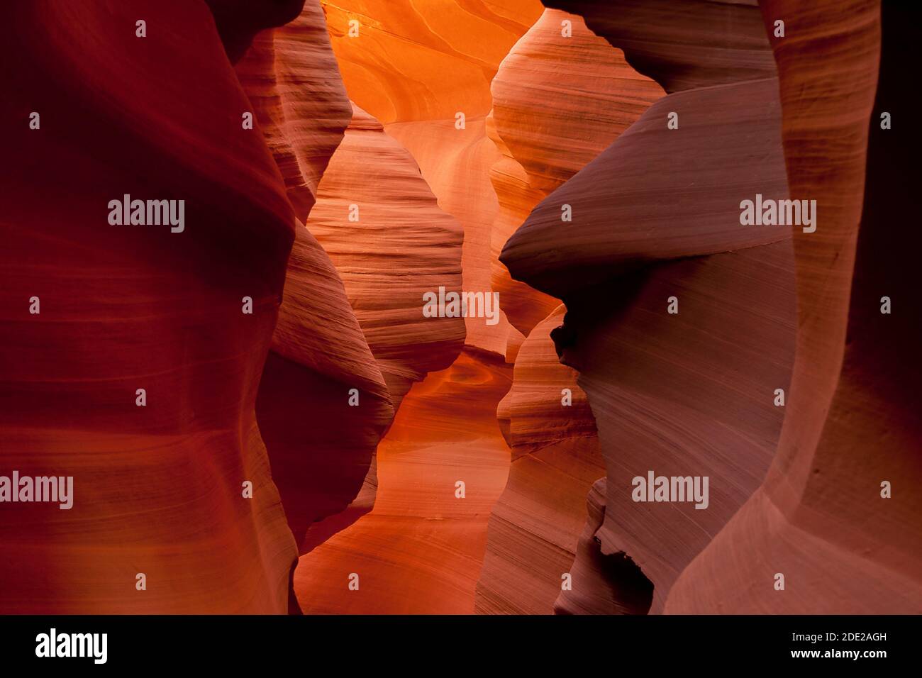 Gorge horizontale en grès rouge au Lower Antelope Canyon Banque D'Images
