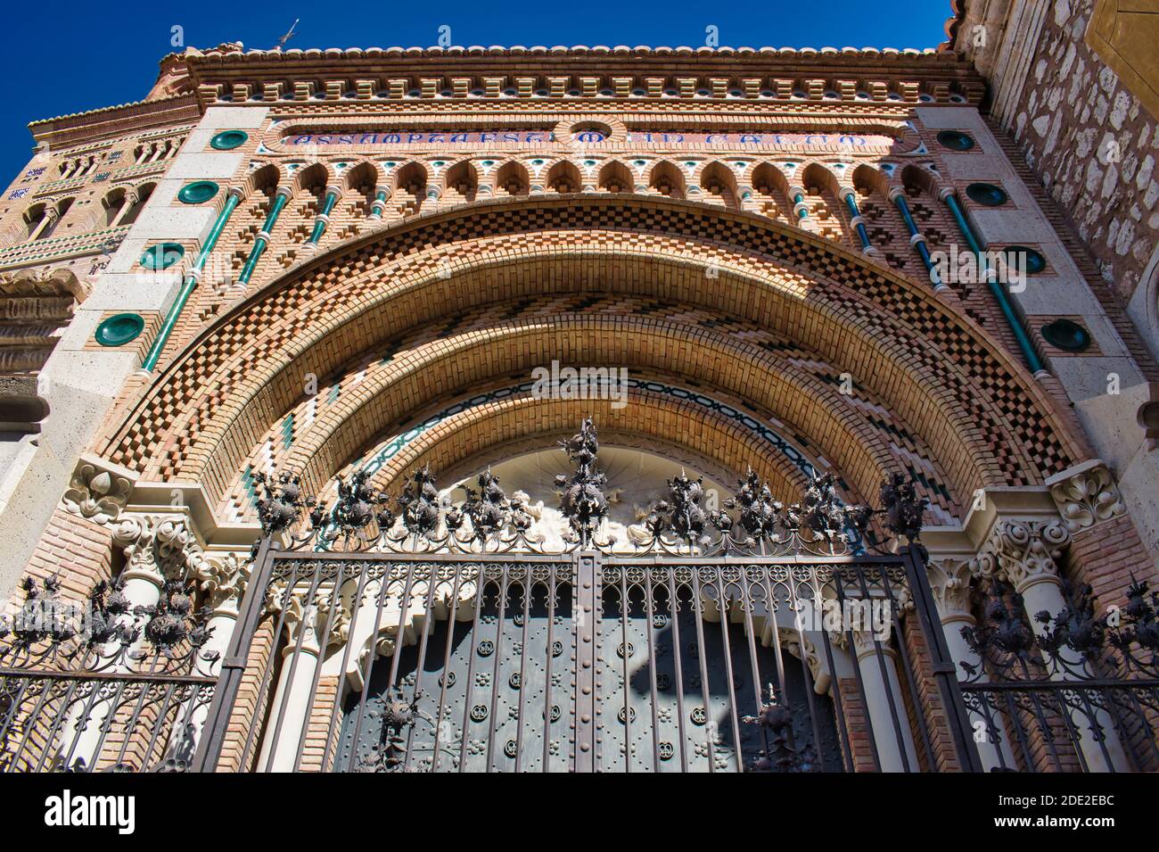 Porte et couverture de la cathédrale de Teruel, style néomudejar, Espagne Banque D'Images