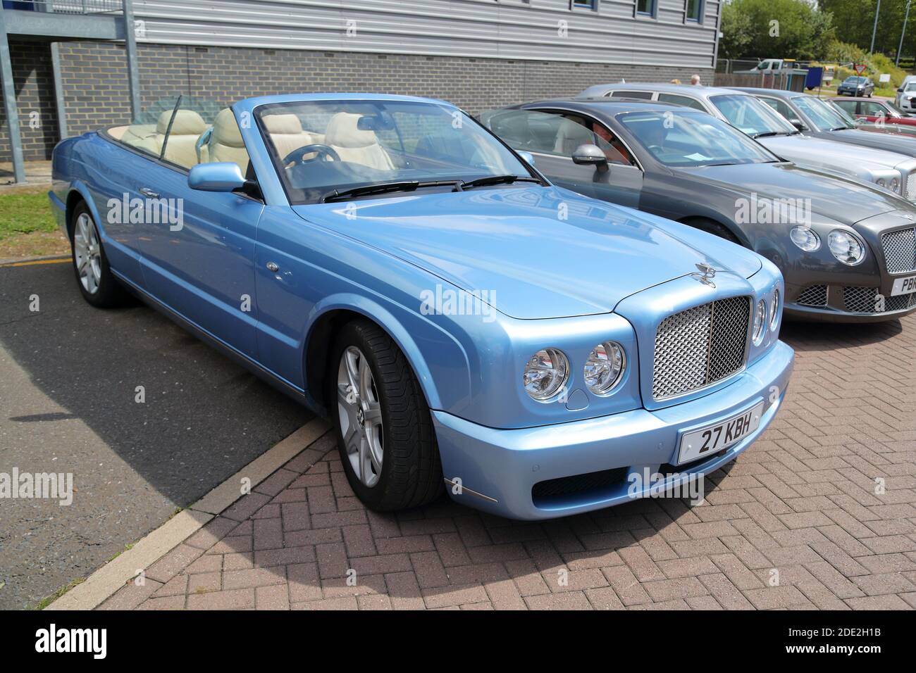 Une Bentley Azure à RAF Benson, Oxfordshire, Royaume-Uni Banque D'Images