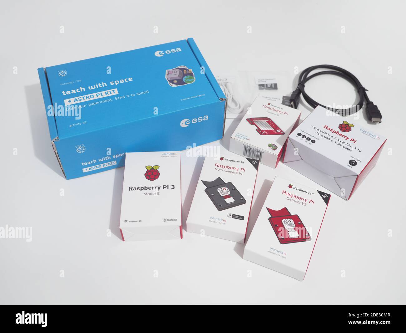 Galati, ROUMANIE - 28 novembre 2020 : boîte de kit Astro Pi préparée pour le concours Astro Pi Mission Space Lab organisé par l'Agence spatiale européenne et R Banque D'Images