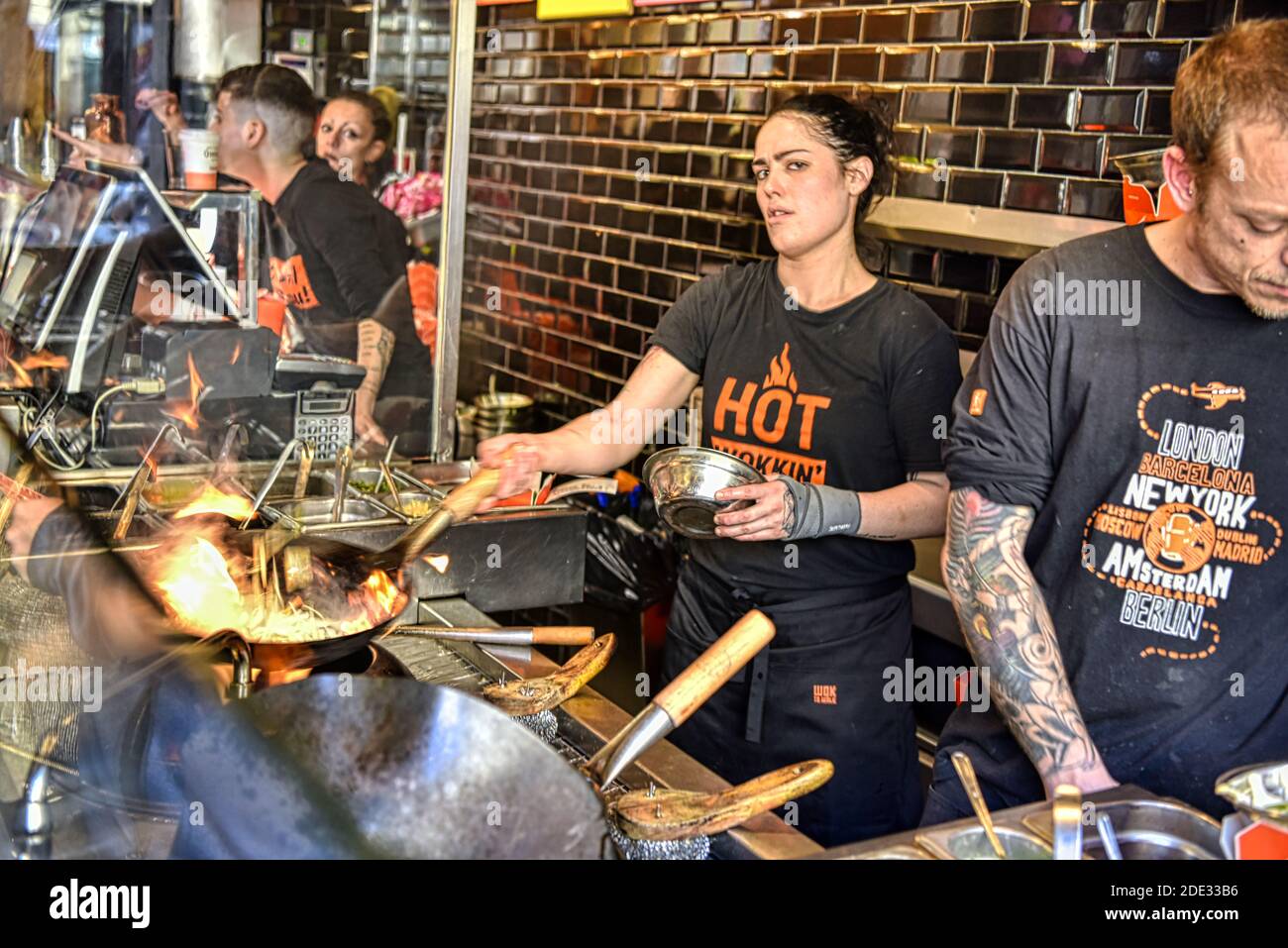 Wok to walk Banque de photographies et d'images à haute résolution - Alamy