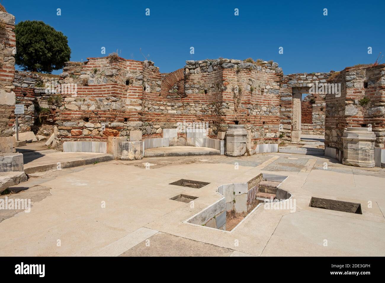 Ruines de la basilique de Saint John's dans la ville de Selcuk Ephesus près des célèbres ruines en Turquie. Il est dit que Jean l'évangéliste a été enterré ici Banque D'Images