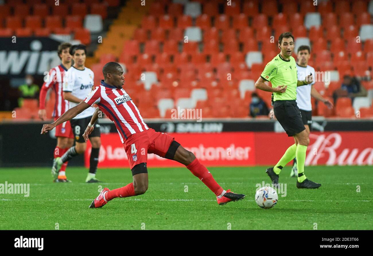 Geoffrey Kondogbia de l'Atletico de Madrid pendant le championnat d'Espagne la Liga football mach entre Valence et Atletico de Madrid le 28 novembre 2020 à l'Estadio de Mestalla à Valence, Espagne - photo Maria Jose Segovia / Espagne DPPI / DPPI / LM Banque D'Images