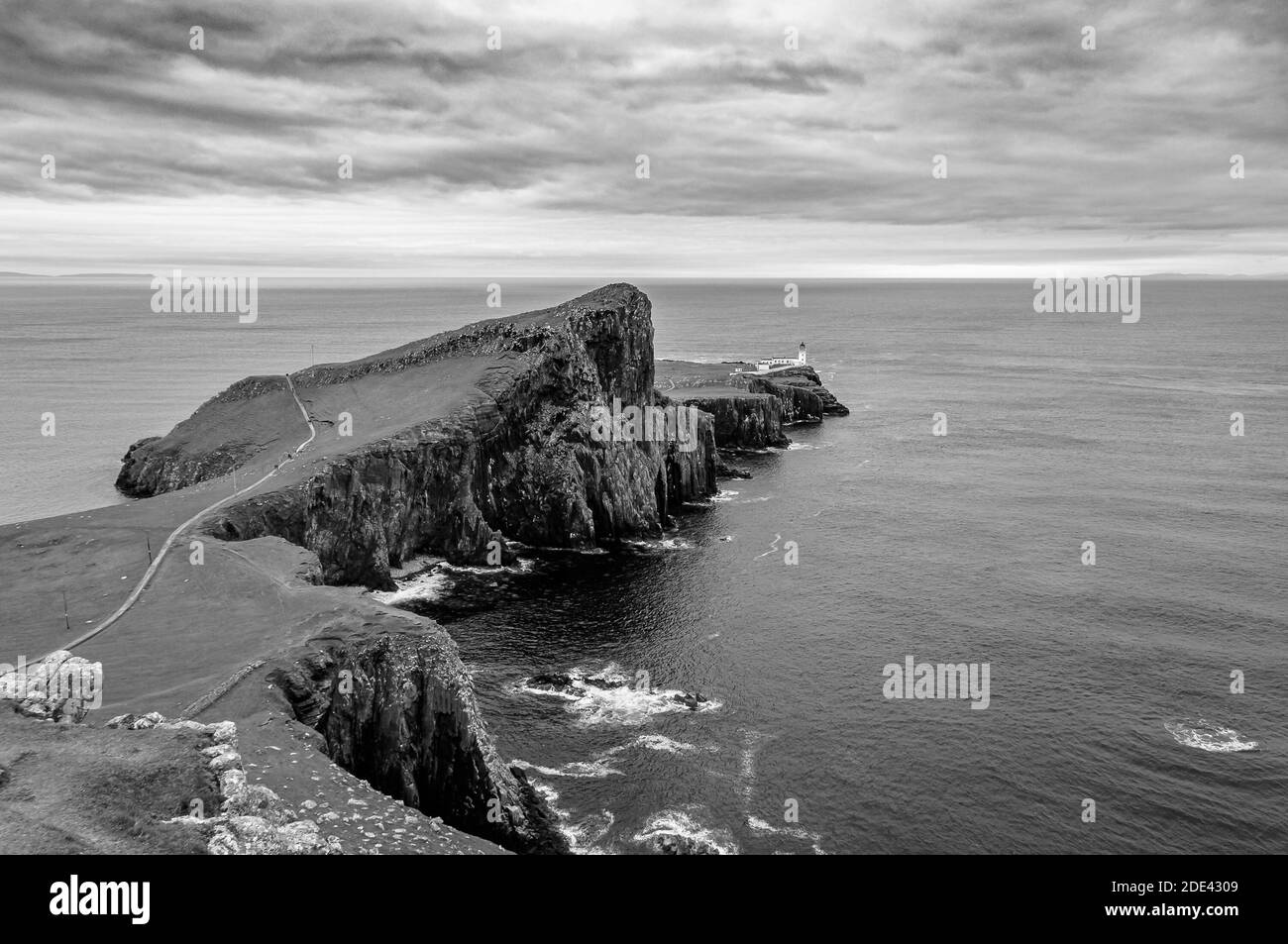 Phare de Neist point de Neist Cliff point de vue effet noir et blanc, île de Skye, Écosse. Concept: Paysage naturel célèbre, Scottish Landscap Banque D'Images