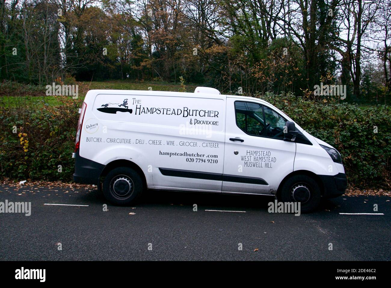 Le camion de livraison Hampstead Butcher et Providore est stationné sur une route à Hampstead, Londres. Banque D'Images