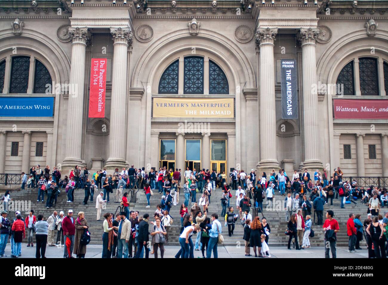 L'entrée de la façade du Metropolitan Museum est considérée comme le grand musée de la ville de New York. Situé au numéro 1000 Fifth Avenue, à côté de Central Banque D'Images