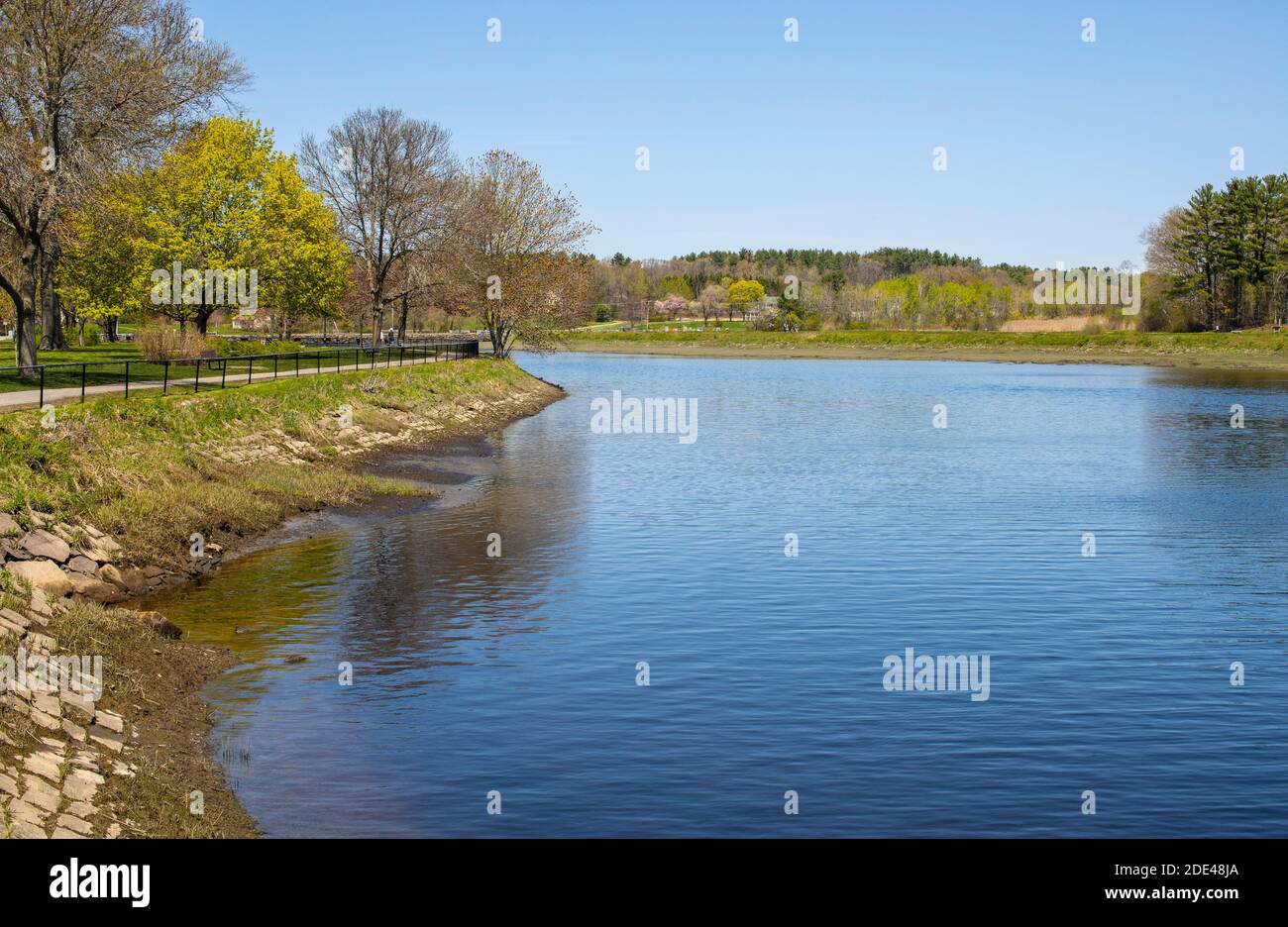 Swasey Parkway a été créé pour embellir le centre-ville d'Exeter. Il a remplacé les anciennes quais et les entrepôts le long de la rivière Squamscott. Il court le long de la rivière avec Banque D'Images