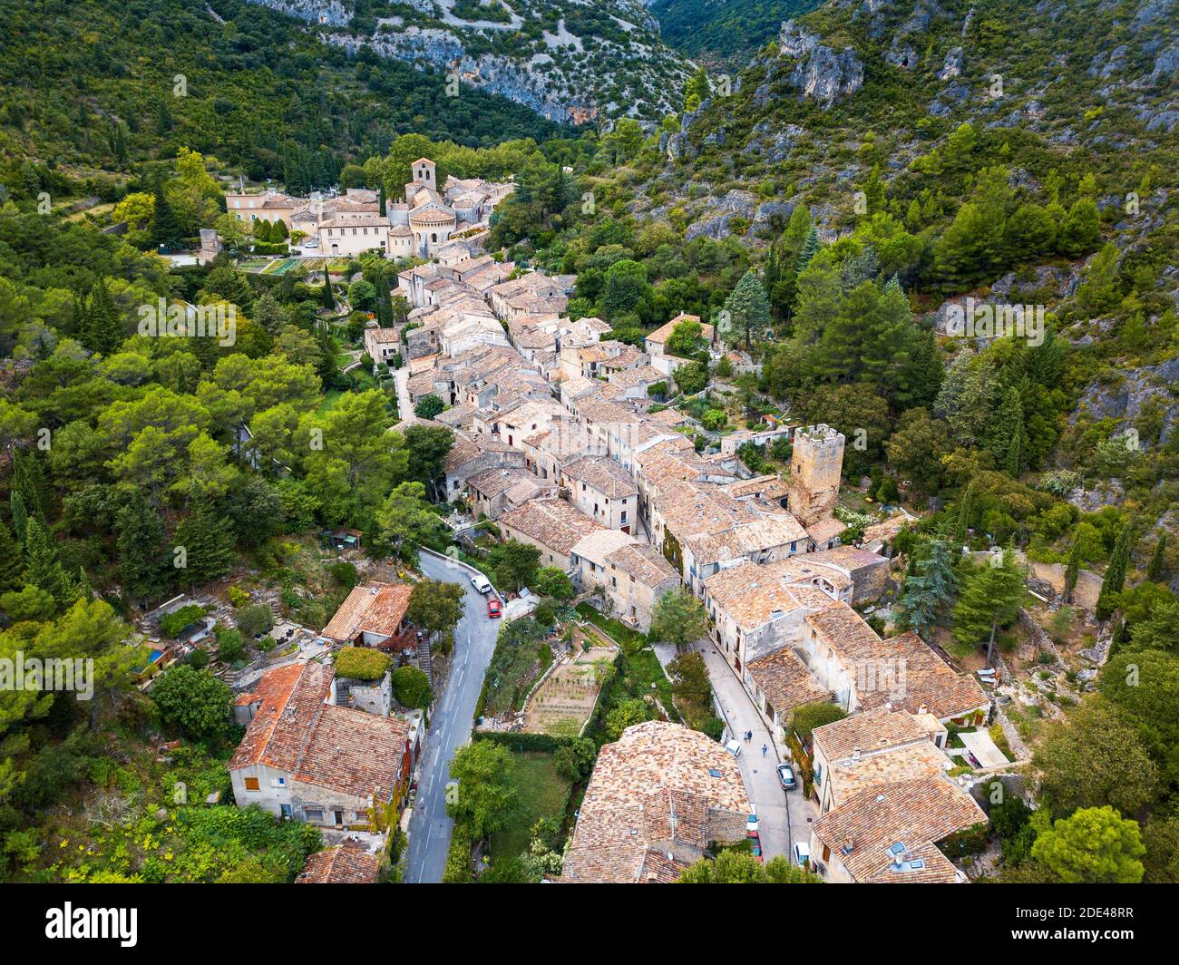 Vue aérienne Saint Guilhem le désert, étiqueté les plus Beaux villages de France (les plus beaux villages de France), un arrêt sur l'el Camino de Santia Banque D'Images