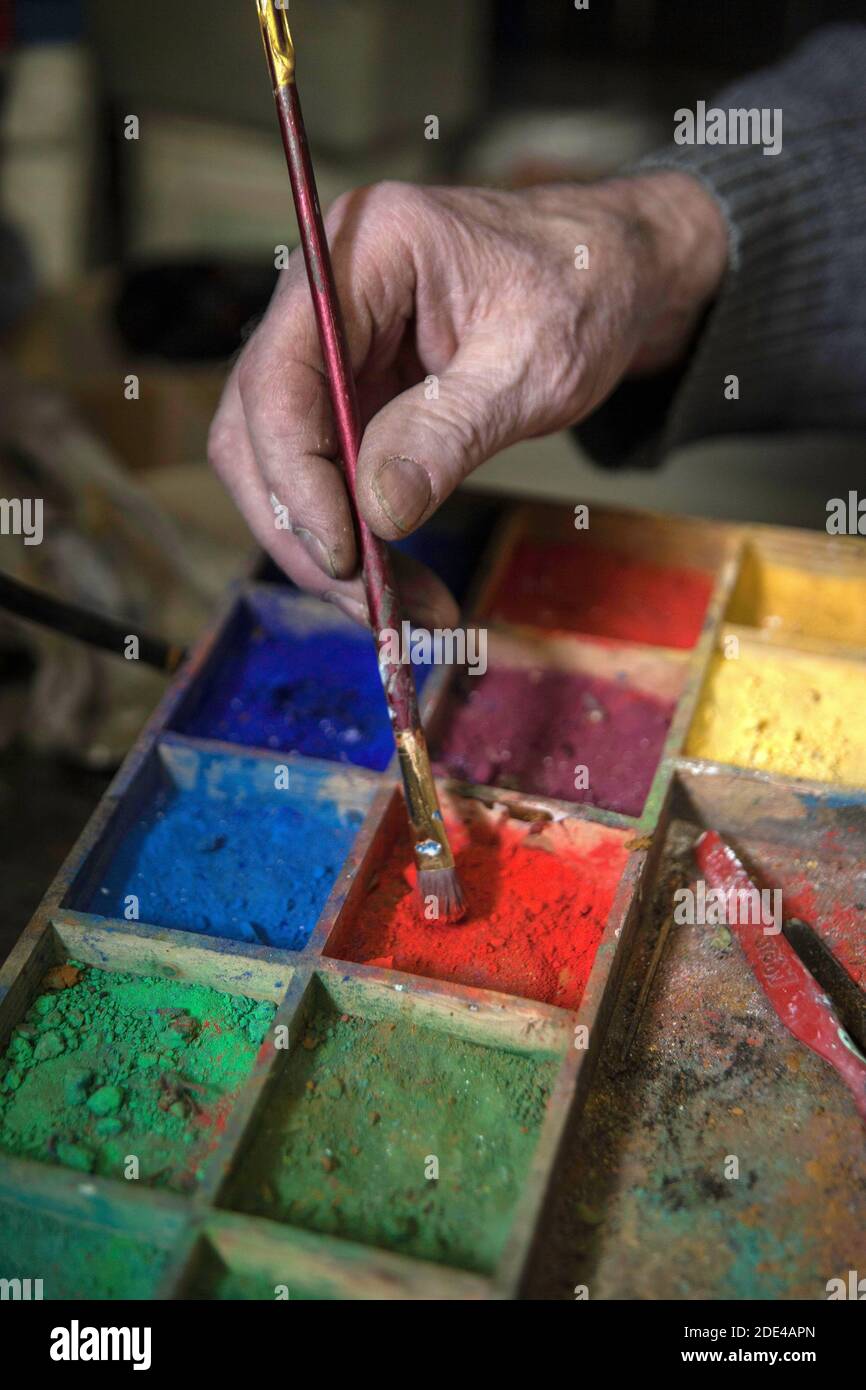 Martin Peterbauer, restaurateur, palette de couleurs, Taiding, Bavière, Allemagne Banque D'Images