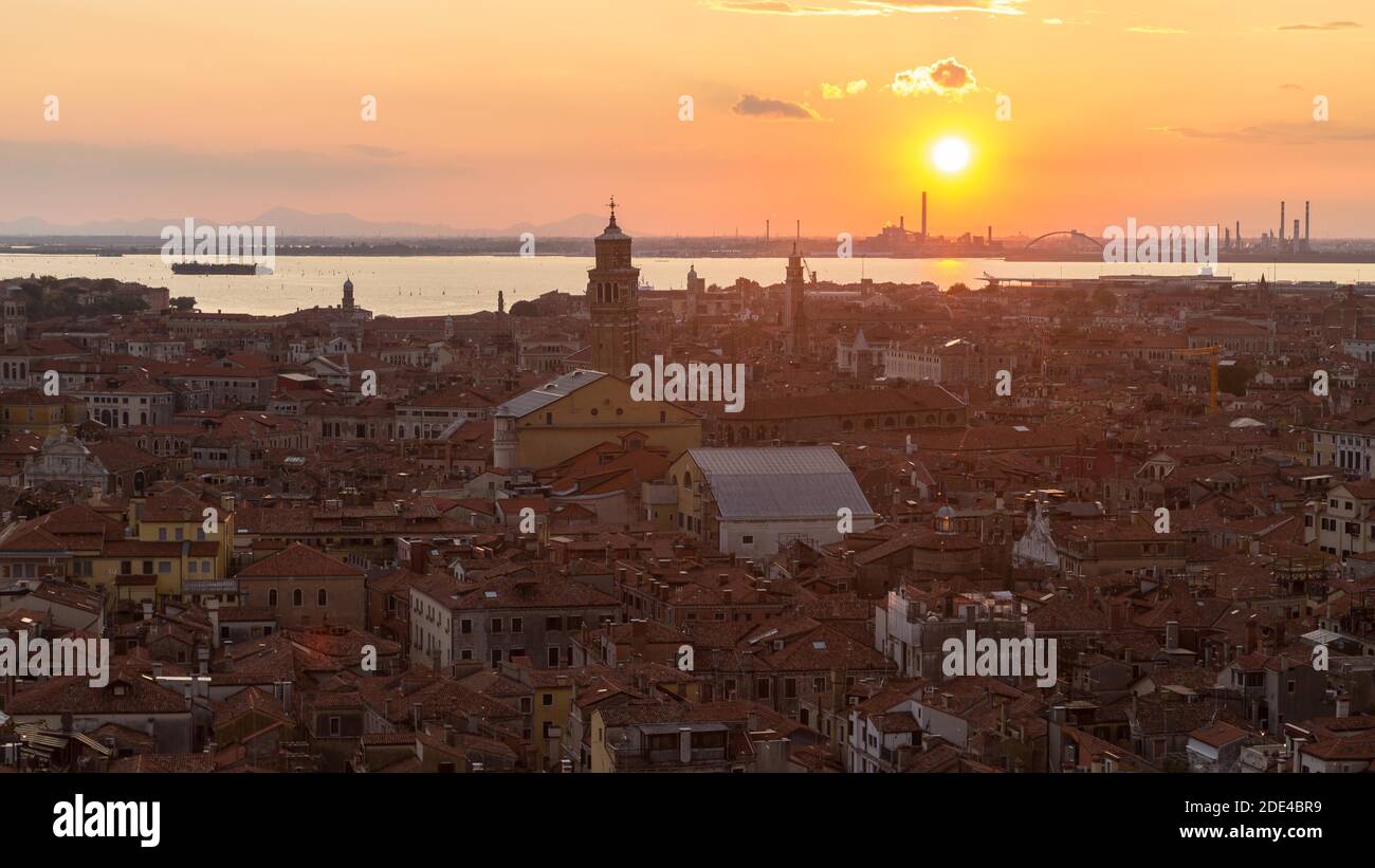 Vue sur Venise au crépuscule, Venise, Italie Banque D'Images
