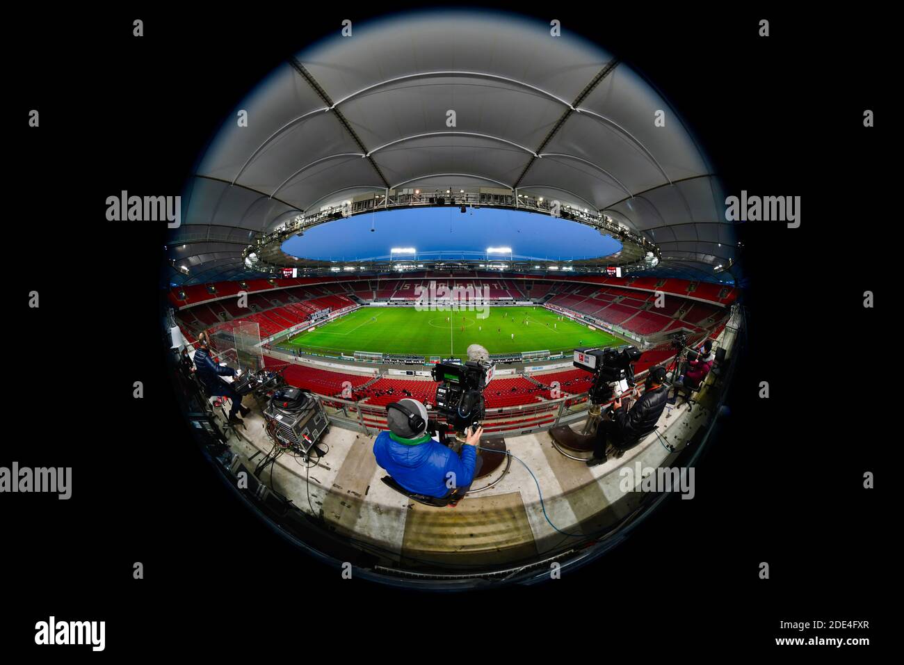 Stade sans spectateurs, jeu fantôme dans le Bundesliga, Mercedes-Benz Arena, Corona Crisis, Stuttgart, Bade-Wurtemberg, Allemagne Banque D'Images