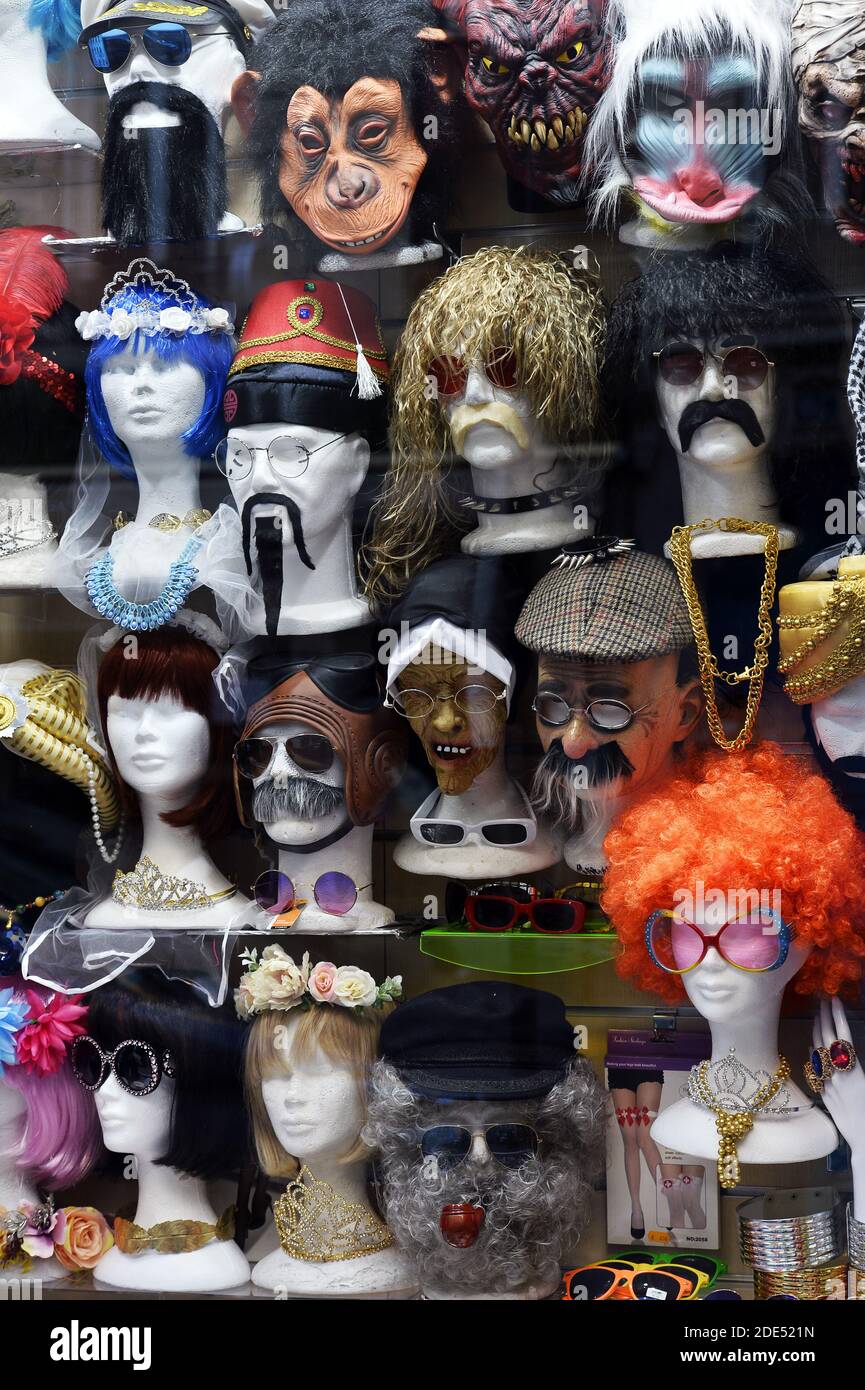 Magasin de farces et de prises - vue sur la rue - Paris - France Banque D'Images