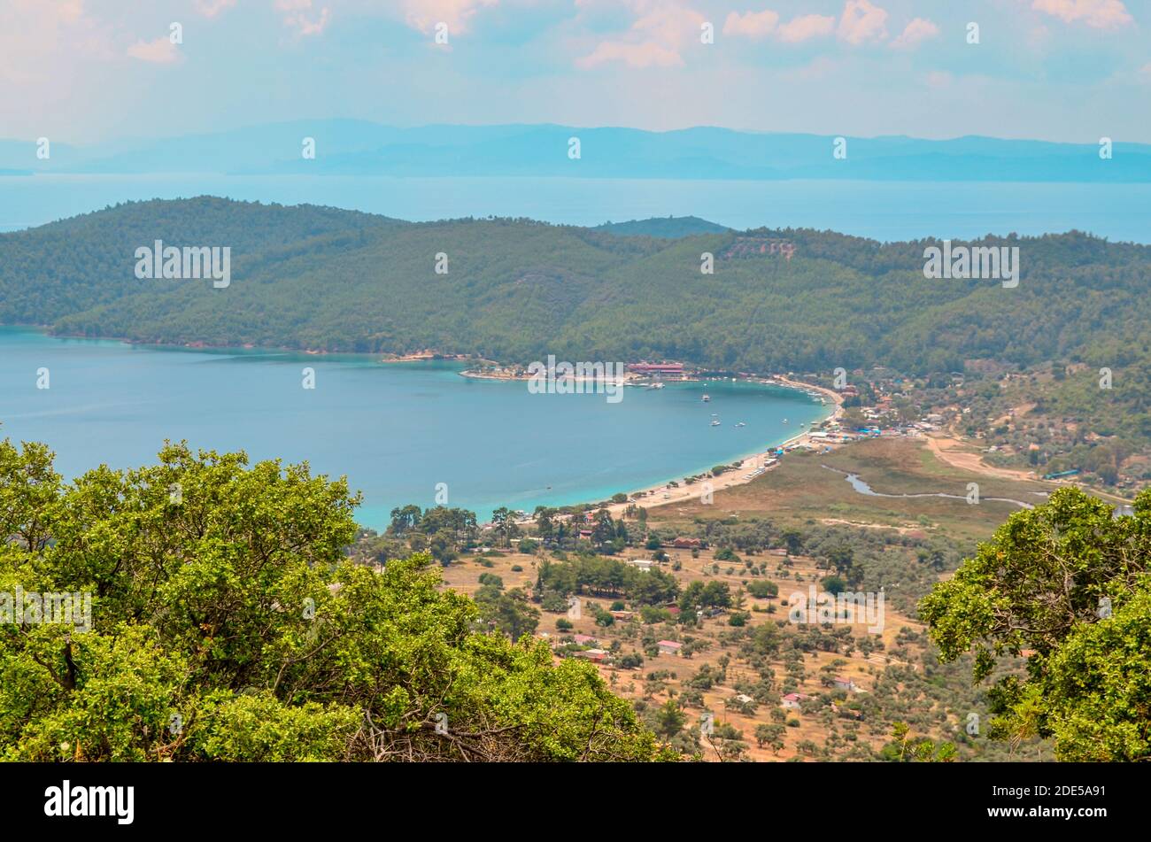 Vue de printemps sur la plage de la Turquie. Magnifique paysage marin de la mer Méditerranée. Banque D'Images