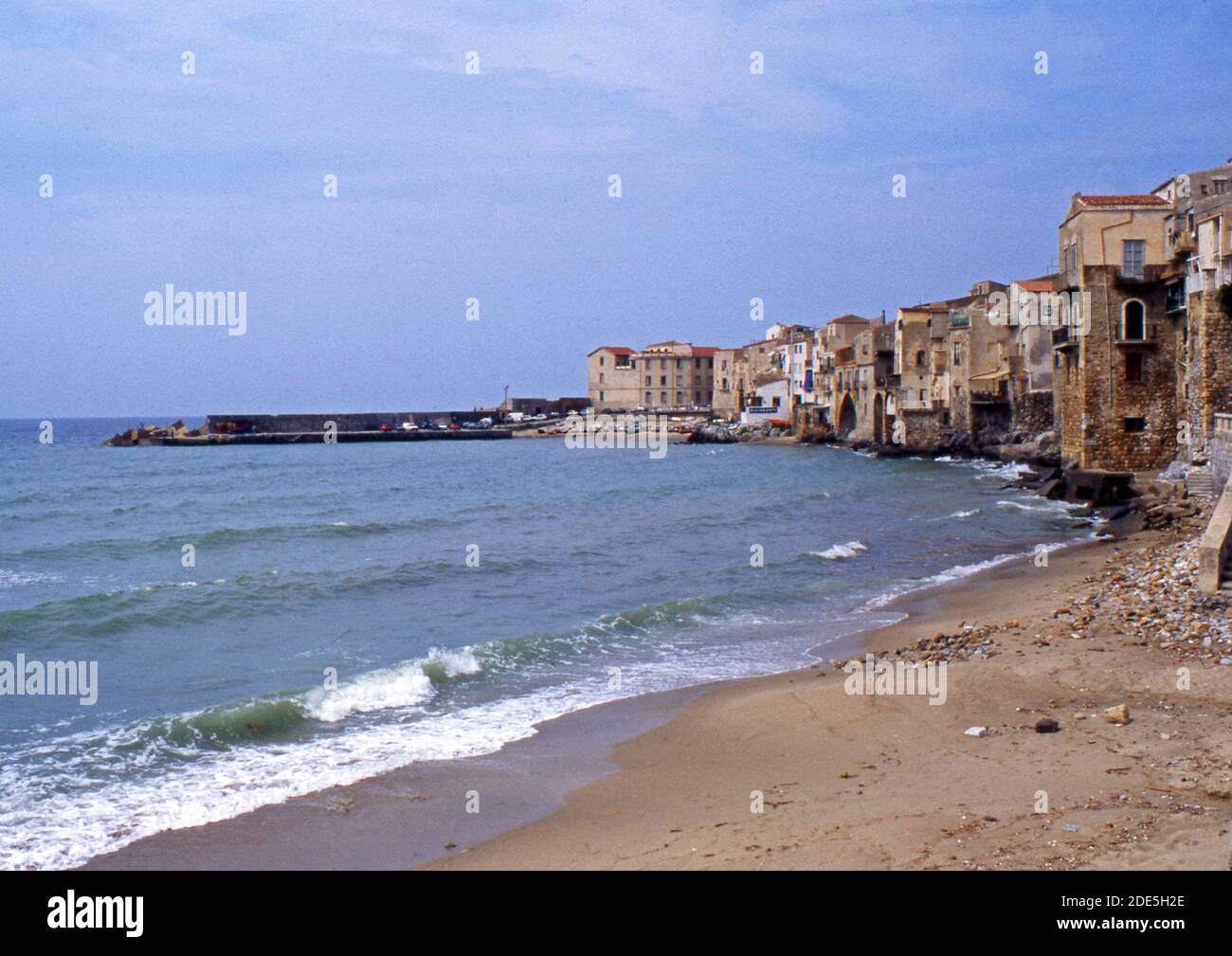 Reportage Sicile, Italie, 1992, plage de Cefalù (scanné depuis la diapositive Agfachrome) Banque D'Images