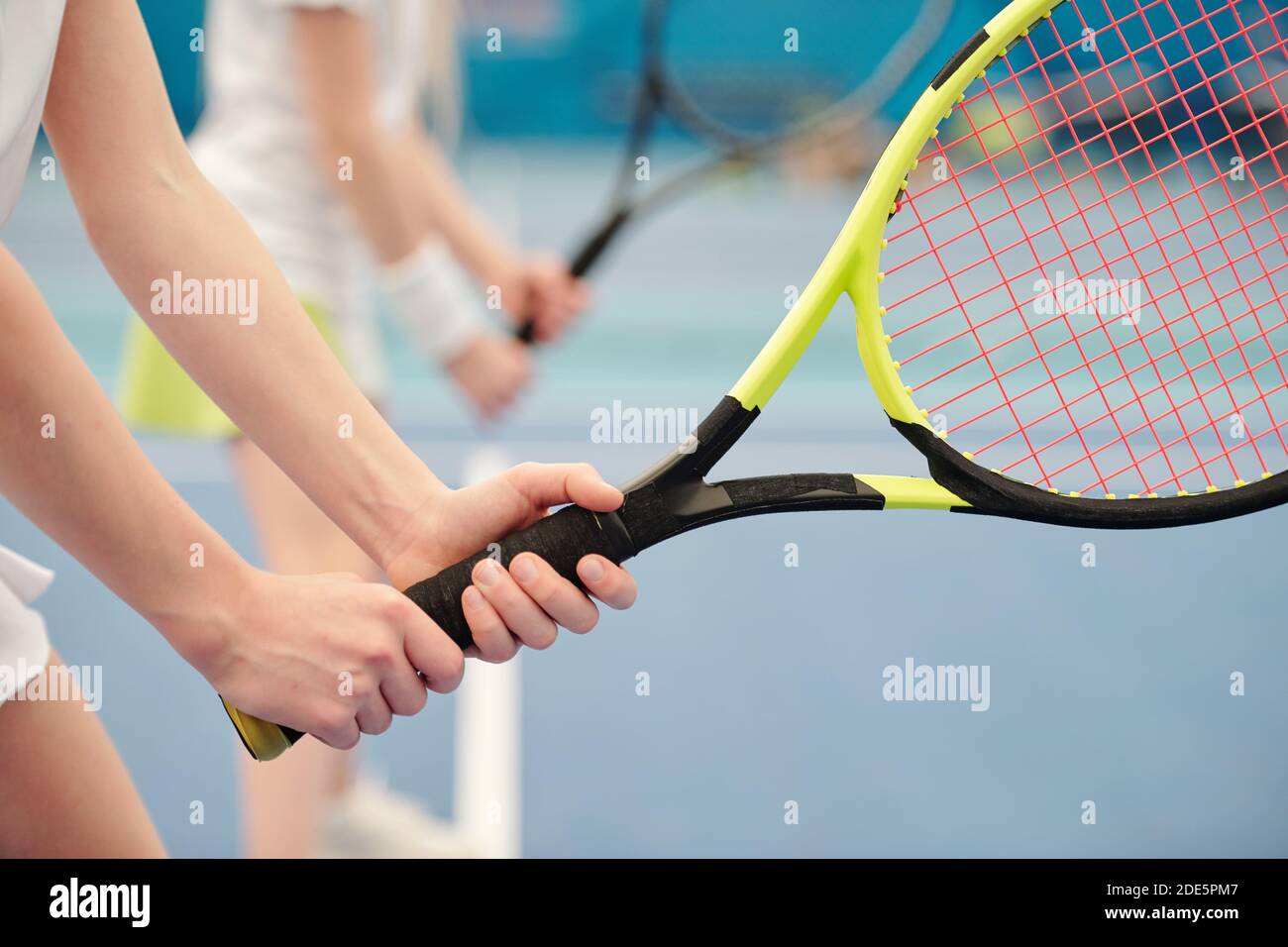 Tenue de tennis blanche Banque de photographies et d'images à haute  résolution - Alamy
