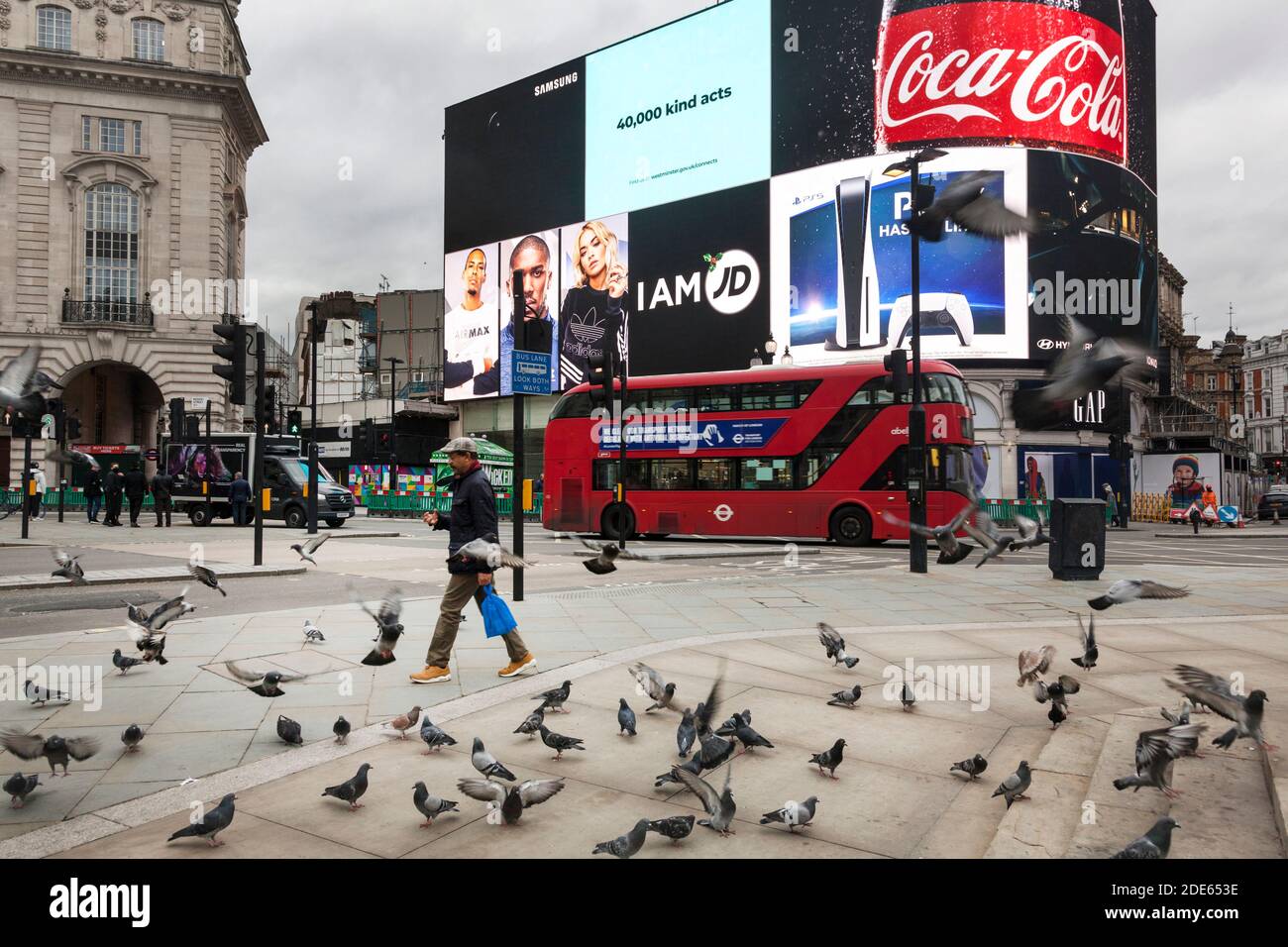 23 novembre 2020, un Piccadilly Circus vide, Central London, pendant le second confinement national de Covid 19 de 2020 Banque D'Images