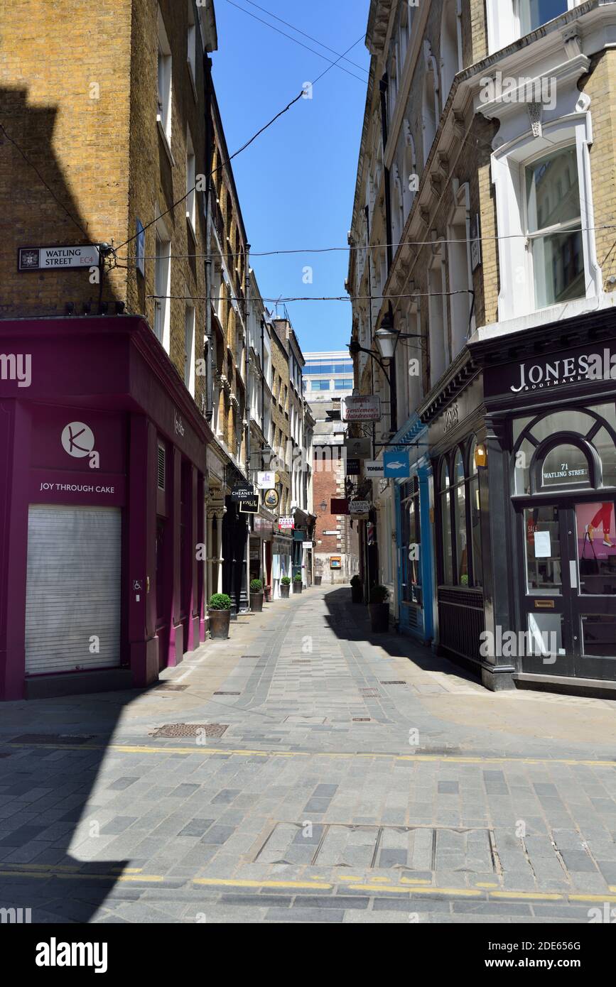 Ruelles étroites, Bow Lane, Watling Street, City of London, Royaume-Uni Banque D'Images