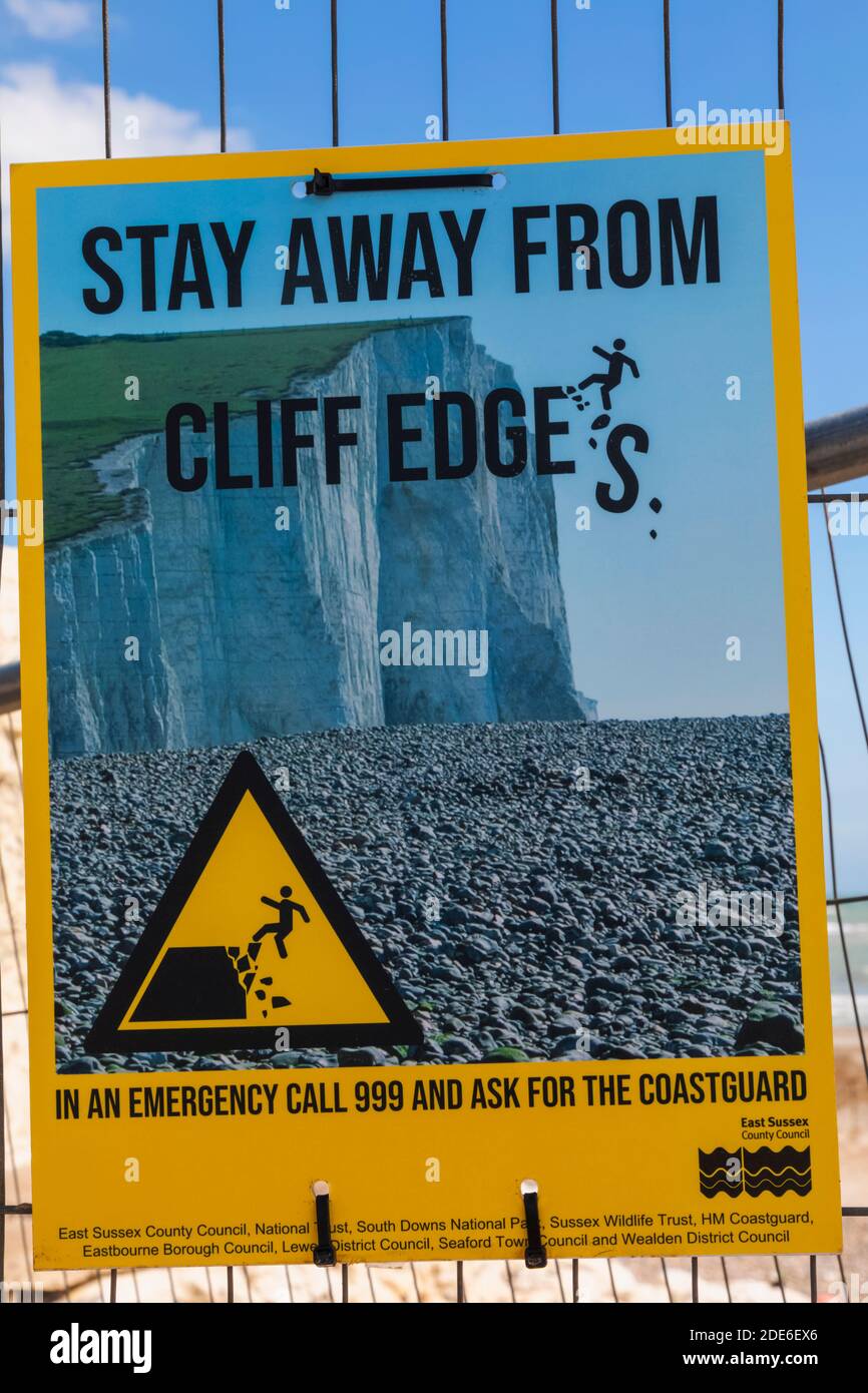 Angleterre, East Sussex, Seaford, Sleaford Head Cliffs, panneau d'avertissement Banque D'Images