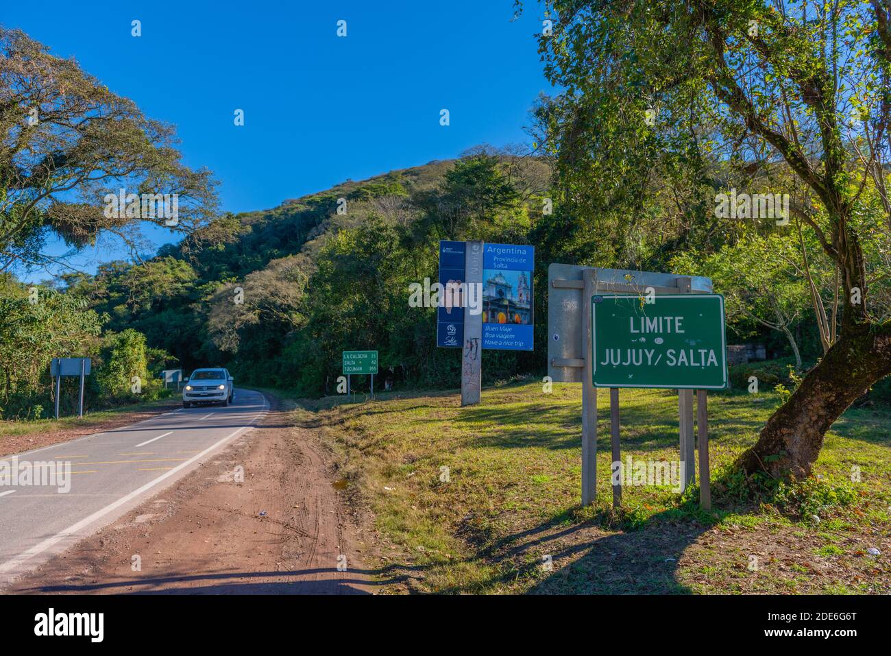 En quittant la province de Jujuy sur la N 9 au nord de Jujuy, en entrant dans la province de Salta, dans le nord-ouest de l'Argentine, en Amérique latine Banque D'Images