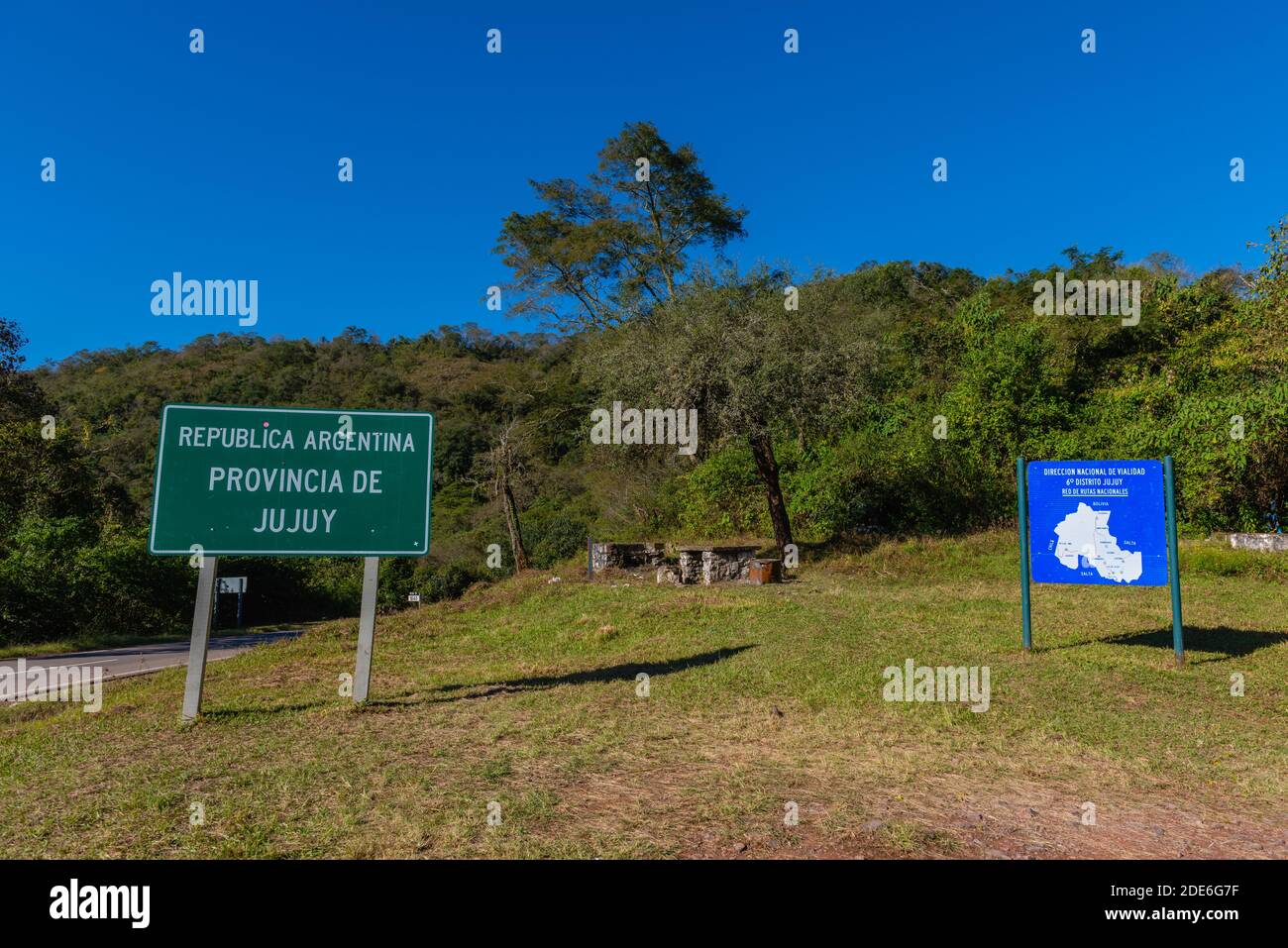 Entrée dans la province de Jujuy sur la N 9 au nord de Jujuy, venant de la province de Salta, nord-ouest de l'Argentine, Amérique latine Banque D'Images