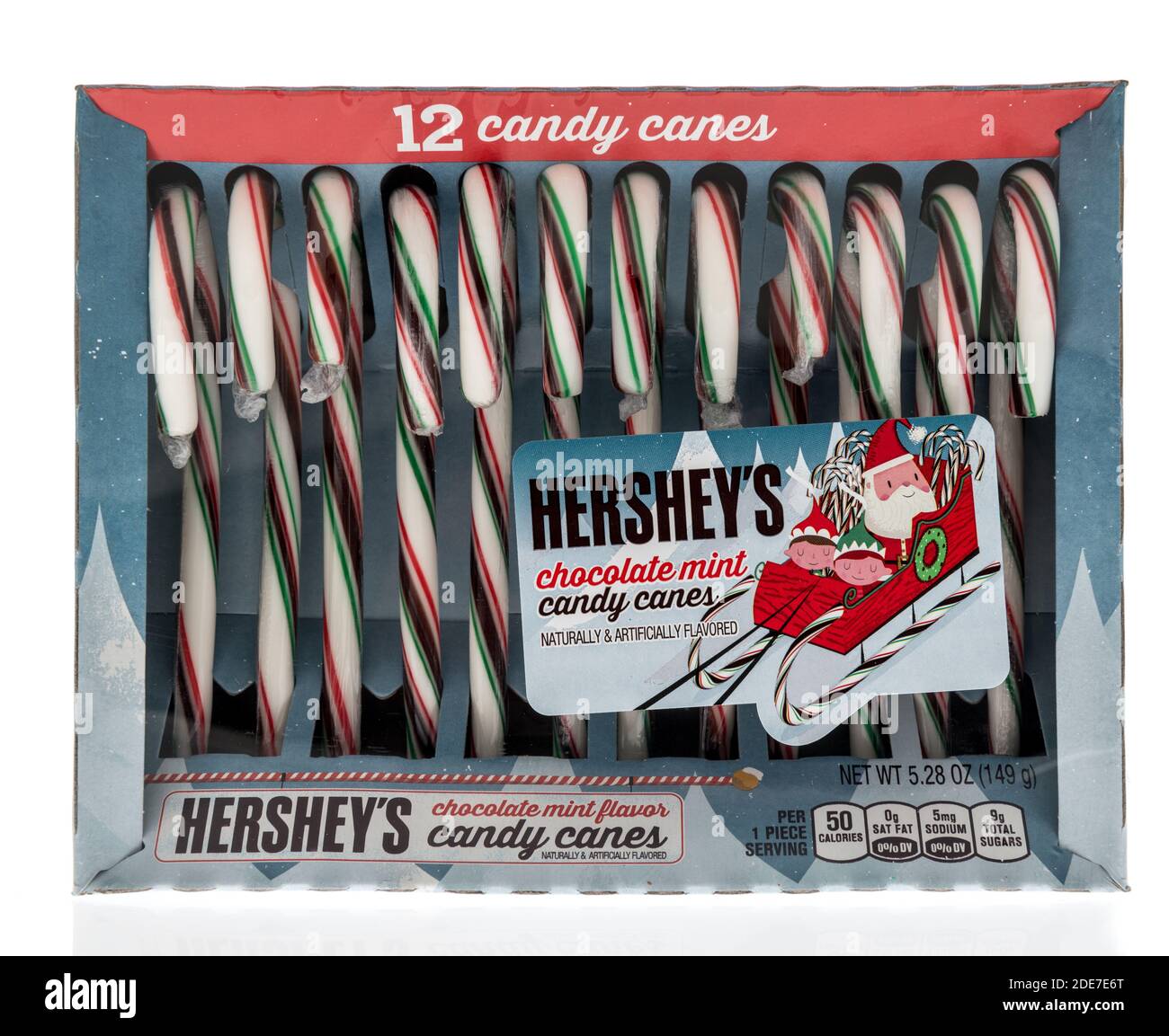 Winneconne, WI -29 novembre 2020: Un paquet de cannes de bonbons Hersheys sur un fond isolé. Banque D'Images