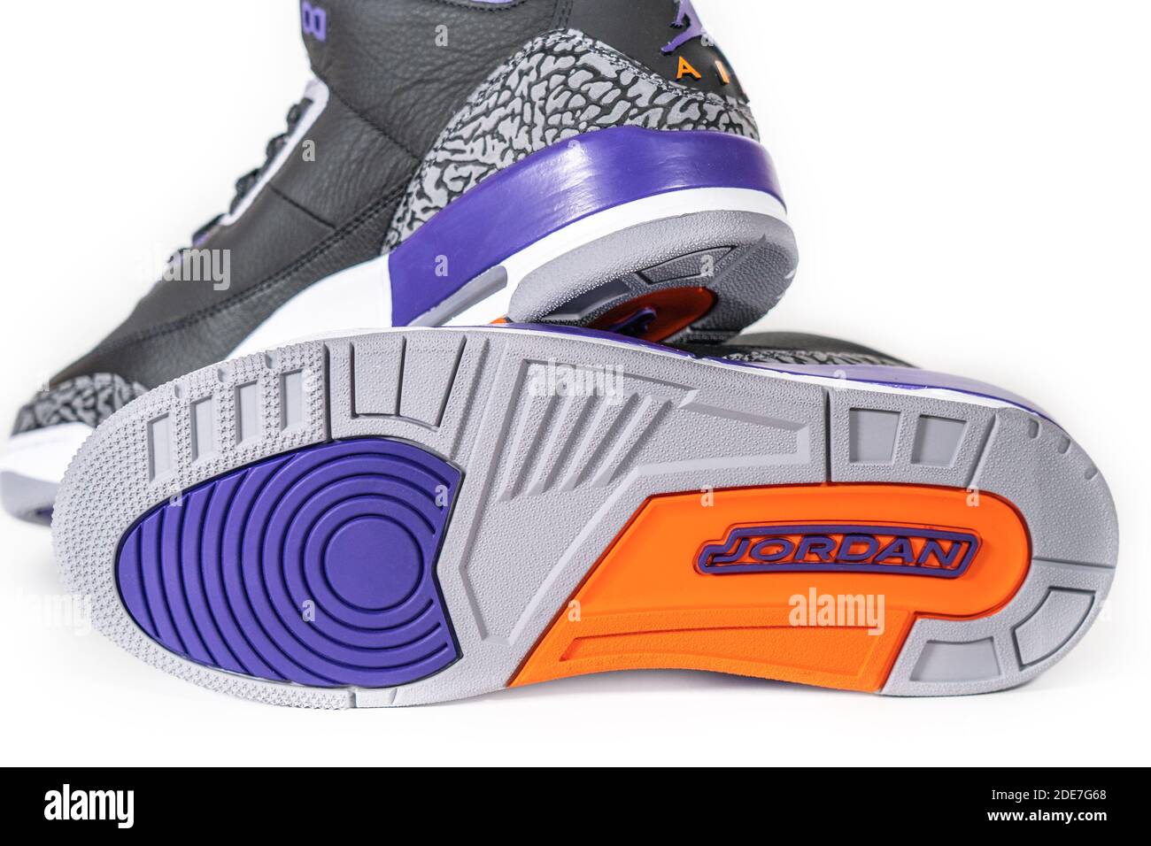 Air Jordan 3 Retro court Purple - légendaire célèbre Nike et Jordan marque  rétro basket-ball ou