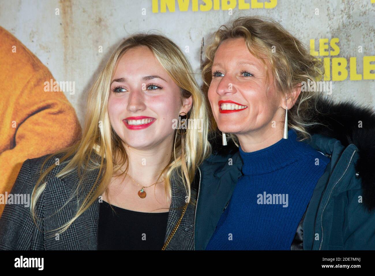 Chloe Jouannet et sa mère Alexandra Lamy assiste à la première du film