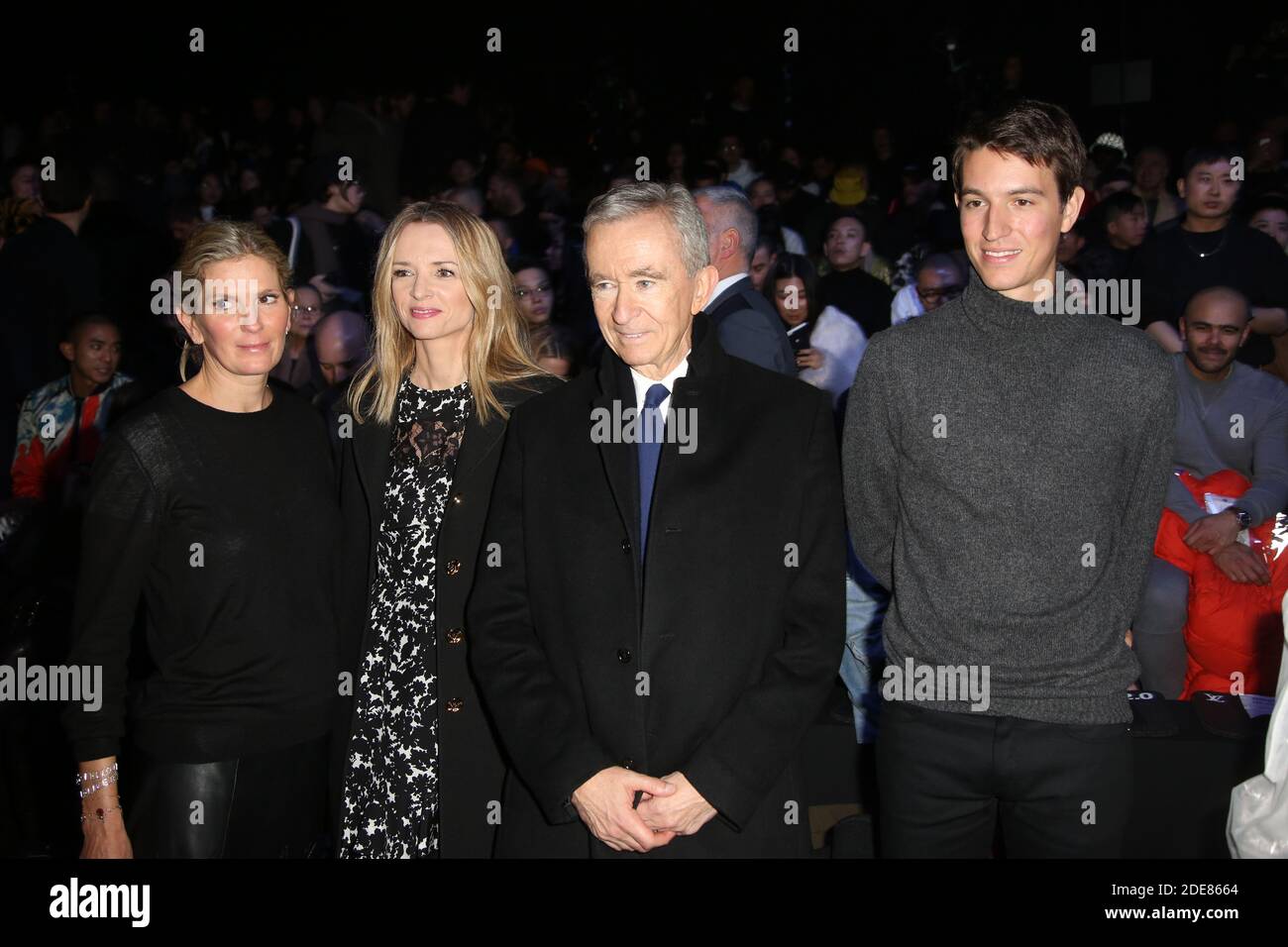 Invité, Delphine Arnault, Bernard Arnault et Alexandre Arnault participant au salon Louis Vuitton pour hommes automne/hiver 2019-2020 dans le cadre de la semaine de la mode à Paris, France, le 17 janvier 2019. Photo de Jerome Domine/ABACAPRESS.COM Banque D'Images