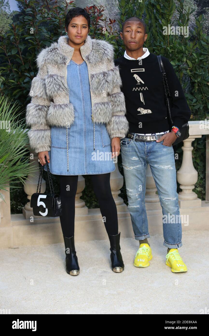 Chanel coats 2019 deals