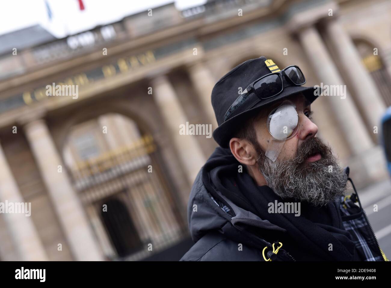 Jerome Rodriguez le Vest jaune blessé à Bastille pendant l'acte XI gilets  jaunes, devant le Conseil d'Etat ou a été formé un appel pour  l'interdiction des lanceurs de type LBD. 30 janvier