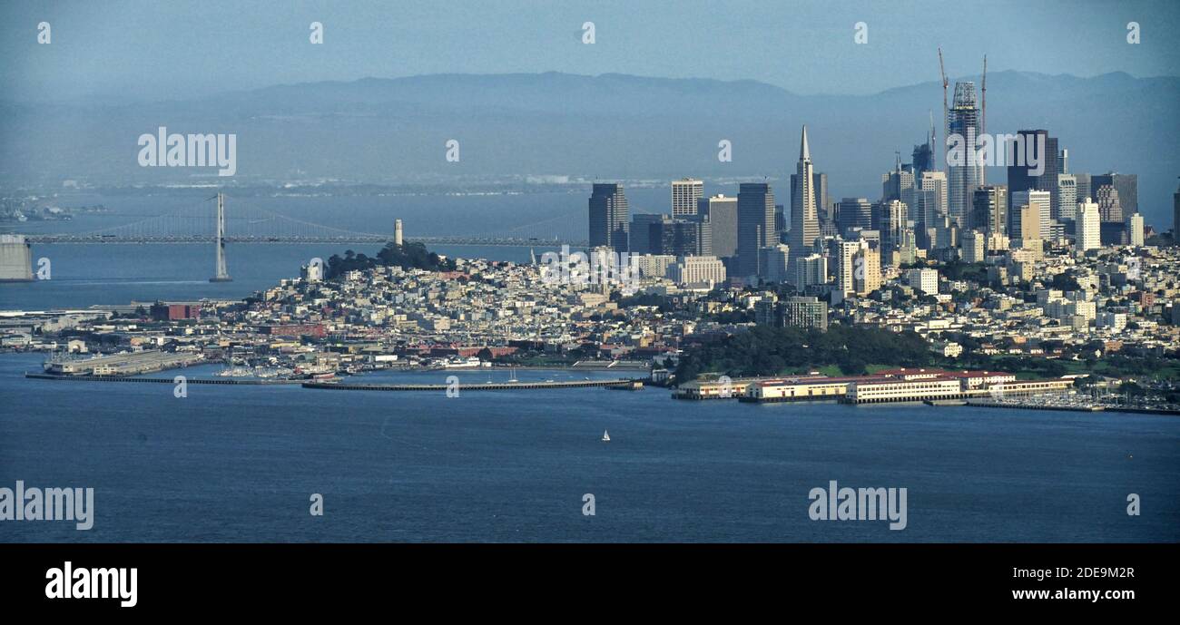 Vue sur le Golden Gate Bridge depuis Slacker Hill Banque D'Images