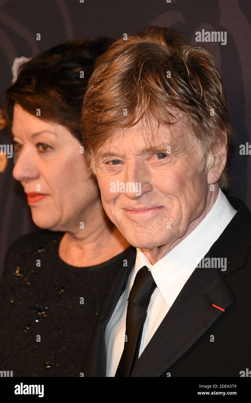 T-shirt Femme Col V Robert Redford - Léger, Coupe Classique, Manches Doubles Coutures