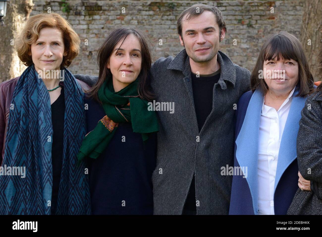 Pour « gloria mundi », de robert guédiguian, son épouse et actrice ariane ascaride a été primée à la mostra de venise, et c'était justice. Robinson Stevenin Femme . Marie Robinson Banque D Image Et Photos Alamy